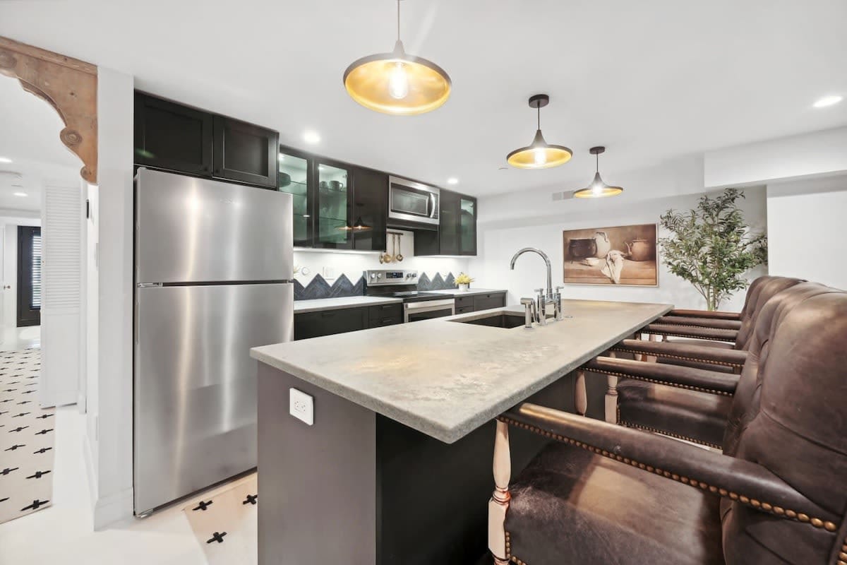 Modern kitchen with island counter.