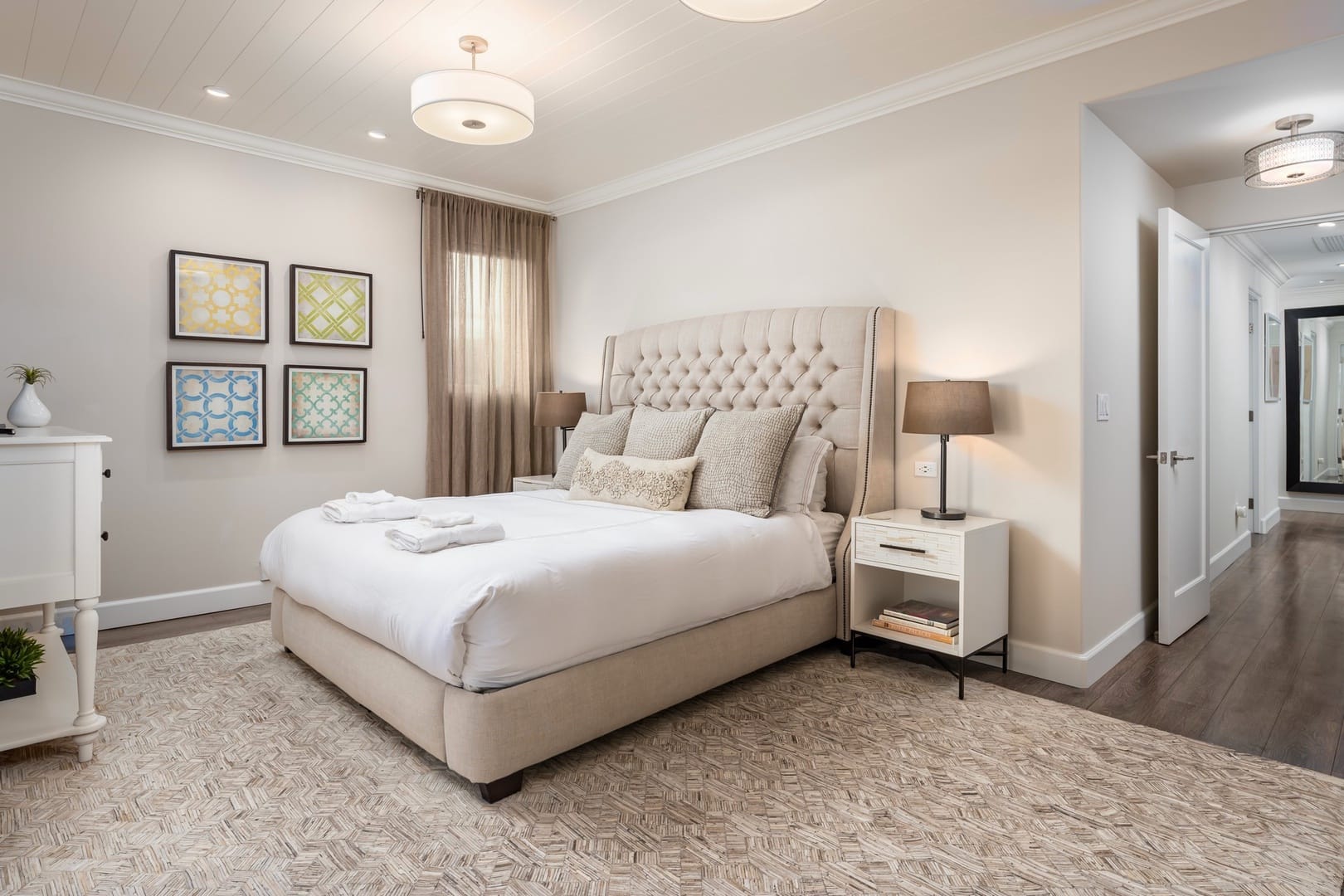 Modern bedroom with neutral decor.