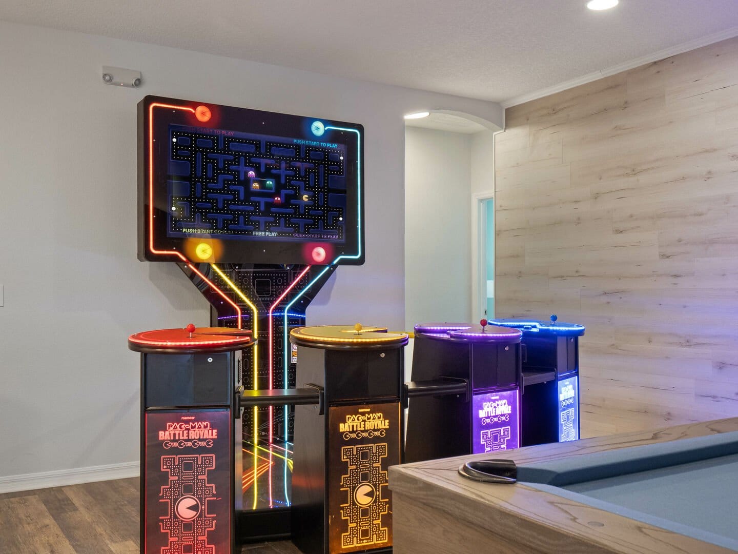 Pac-Man Battle Royale arcade machine.