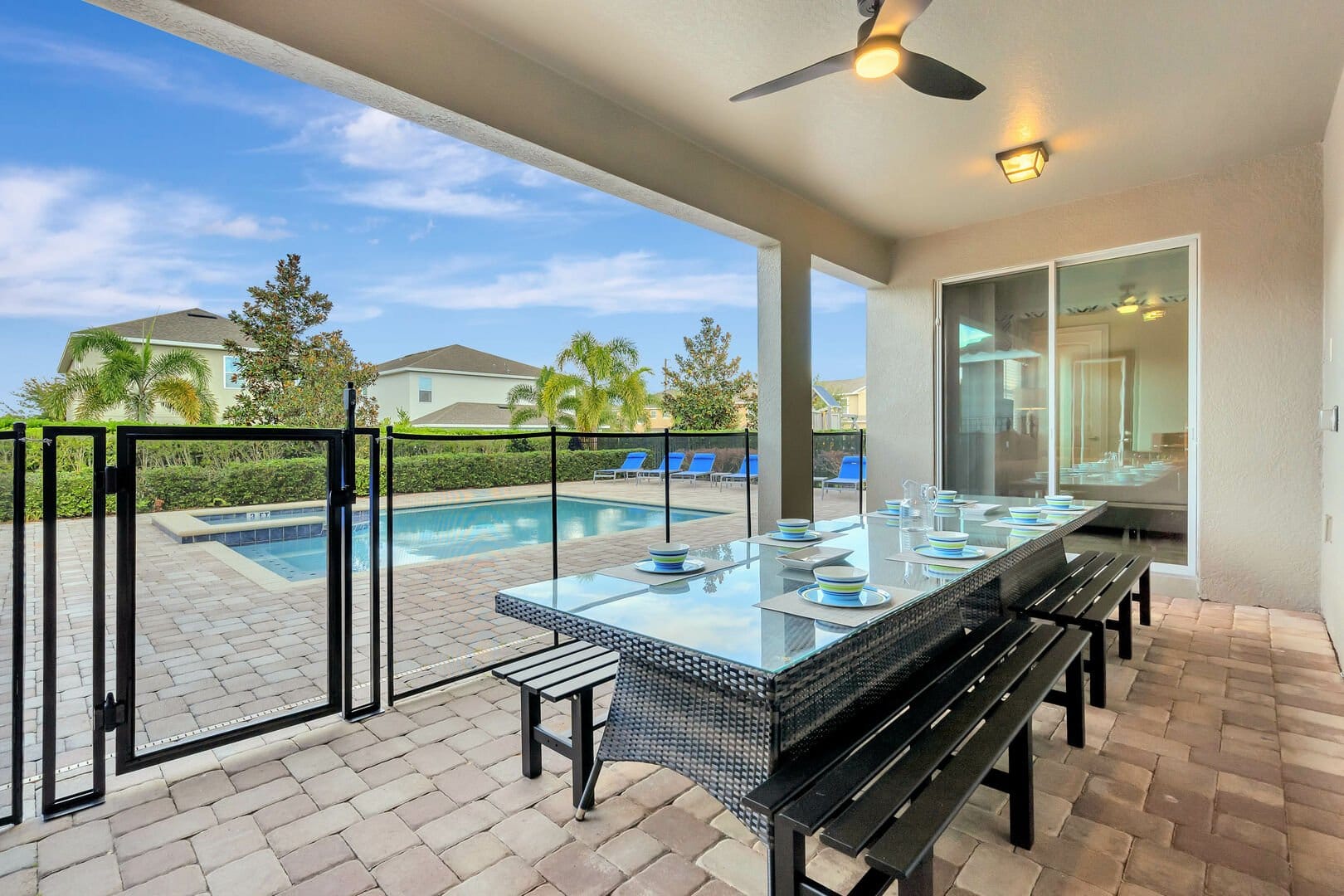 Outdoor patio dining area, swimming pool