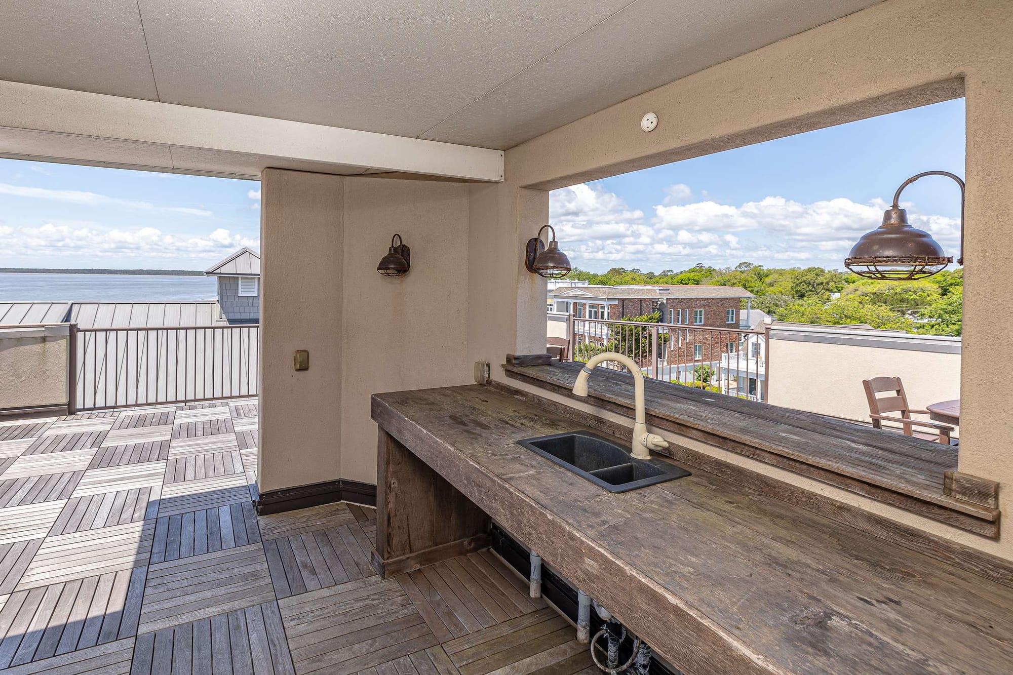 Outdoor kitchen with ocean view