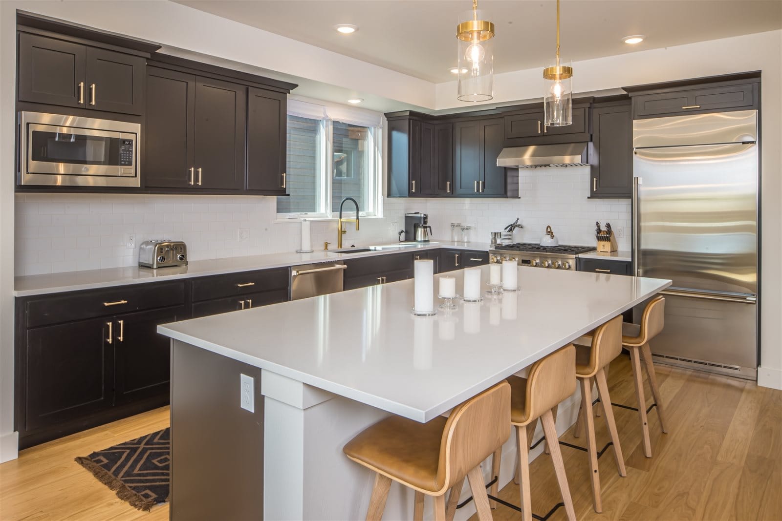 Modern kitchen with island counter.