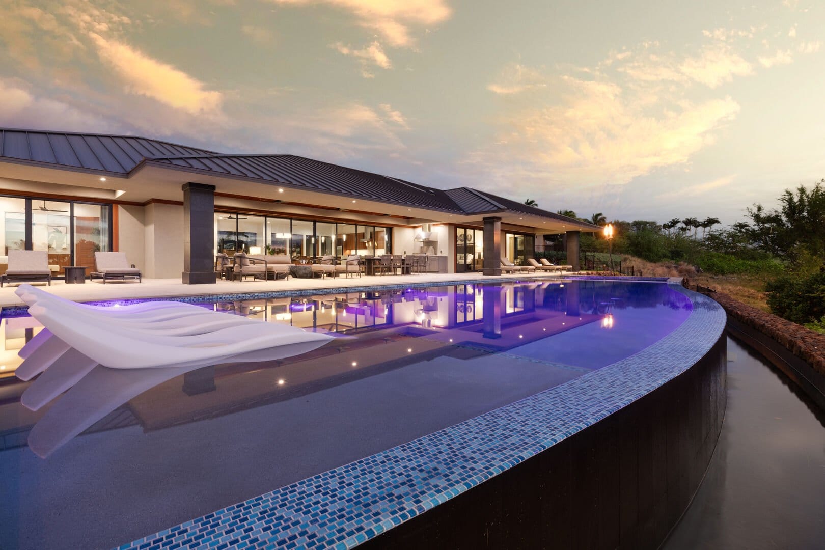 Modern house with infinity pool.