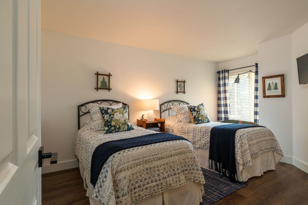 Bedroom with two twin beds.