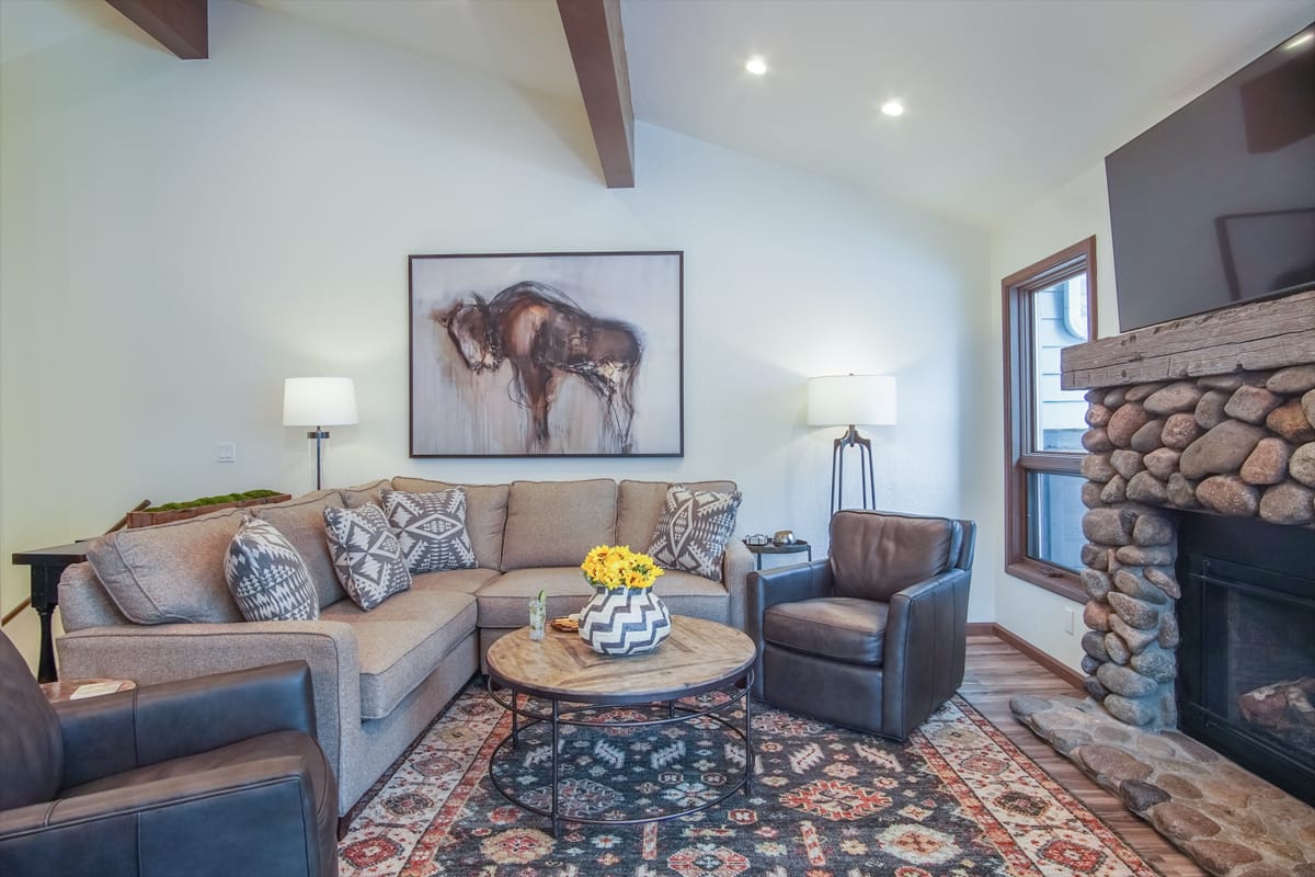 Cozy living room with fireplace.