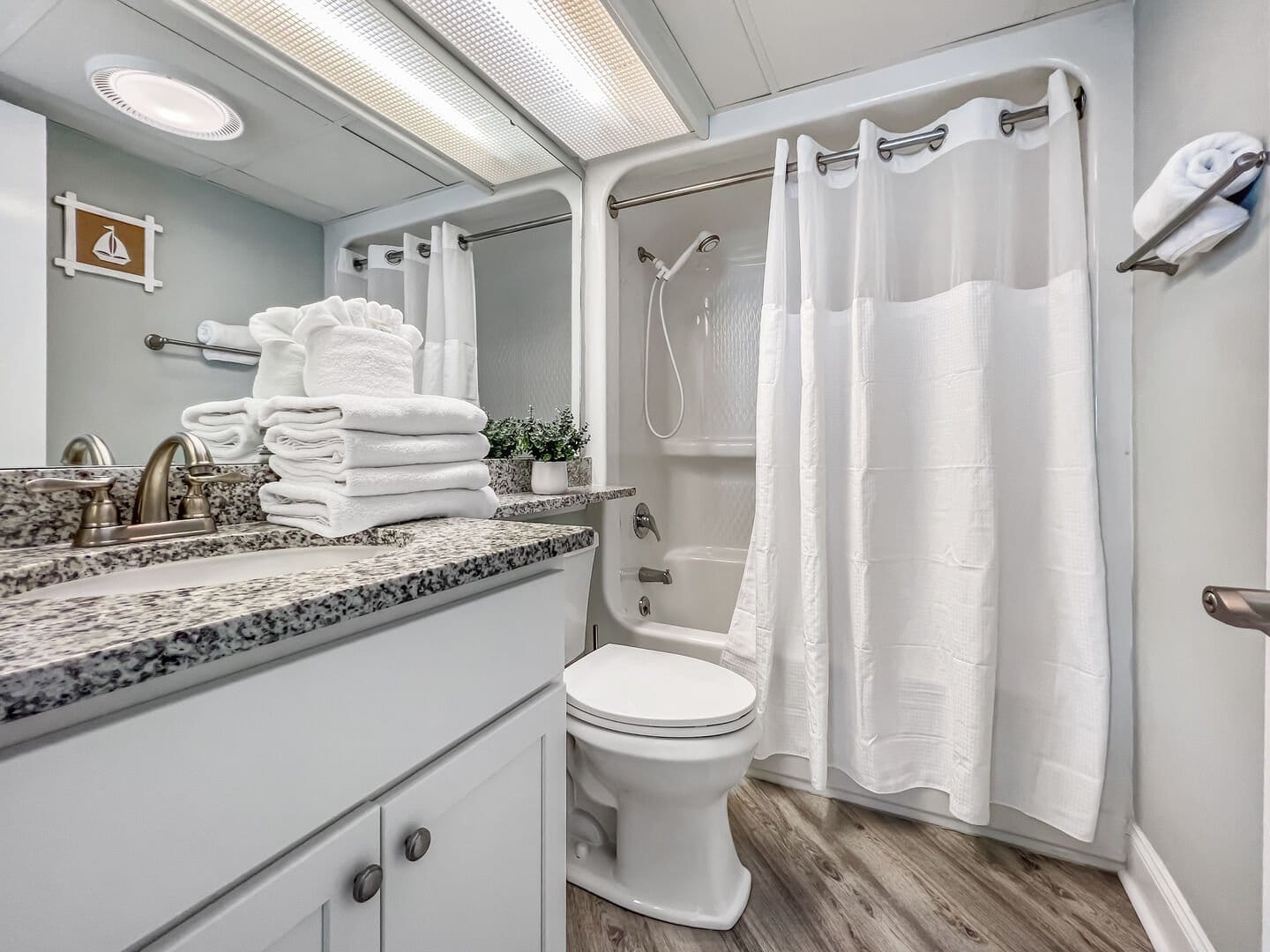 Modern bathroom with clean towels.