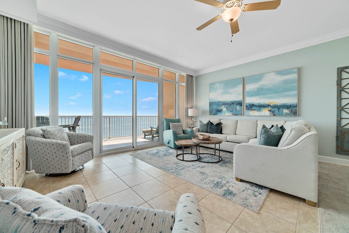 Bright living room with sea view.