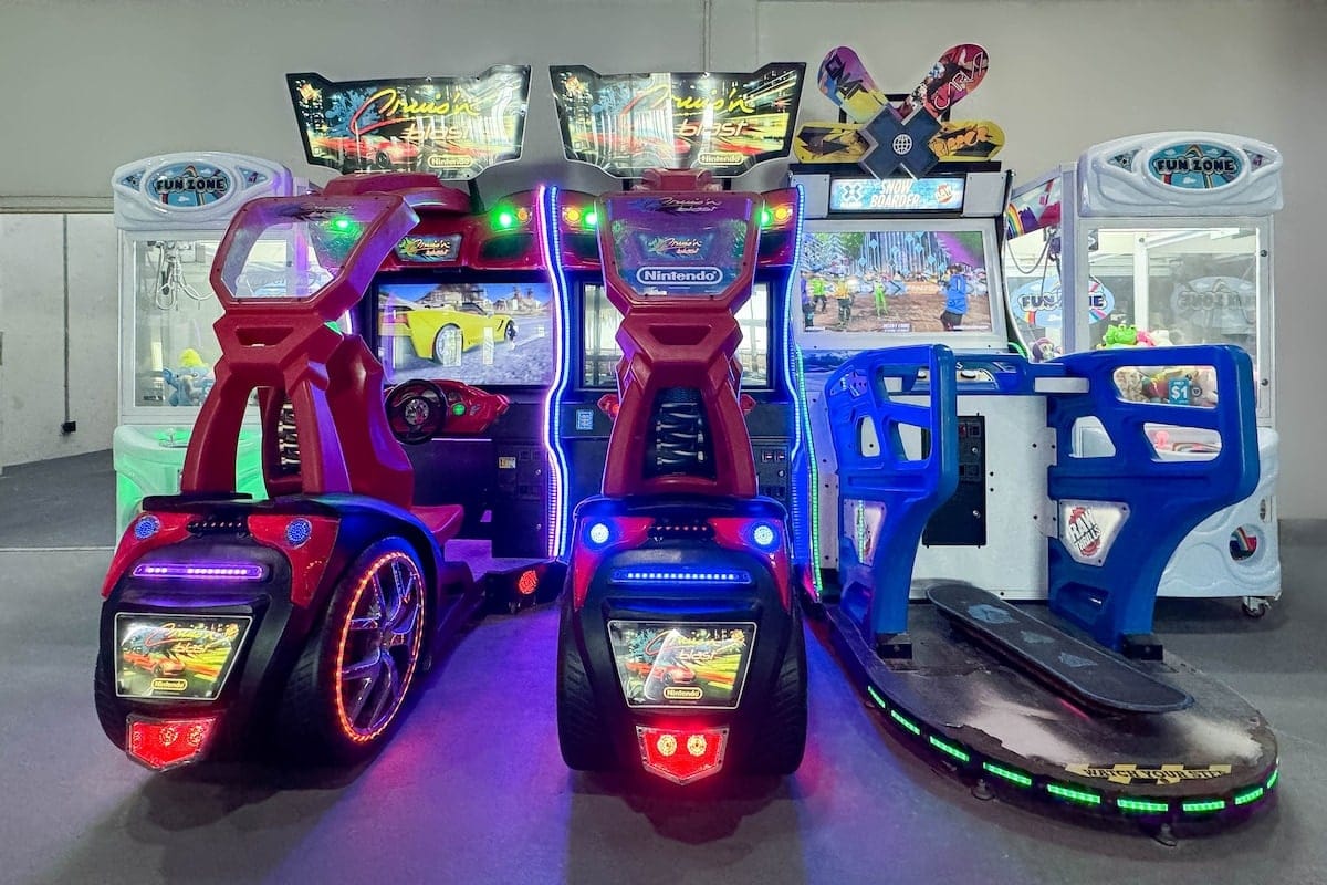 Colorful arcade racing and snowboarding games.