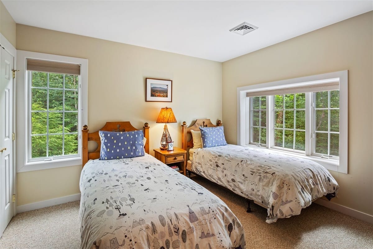 Bedroom with two twin beds.