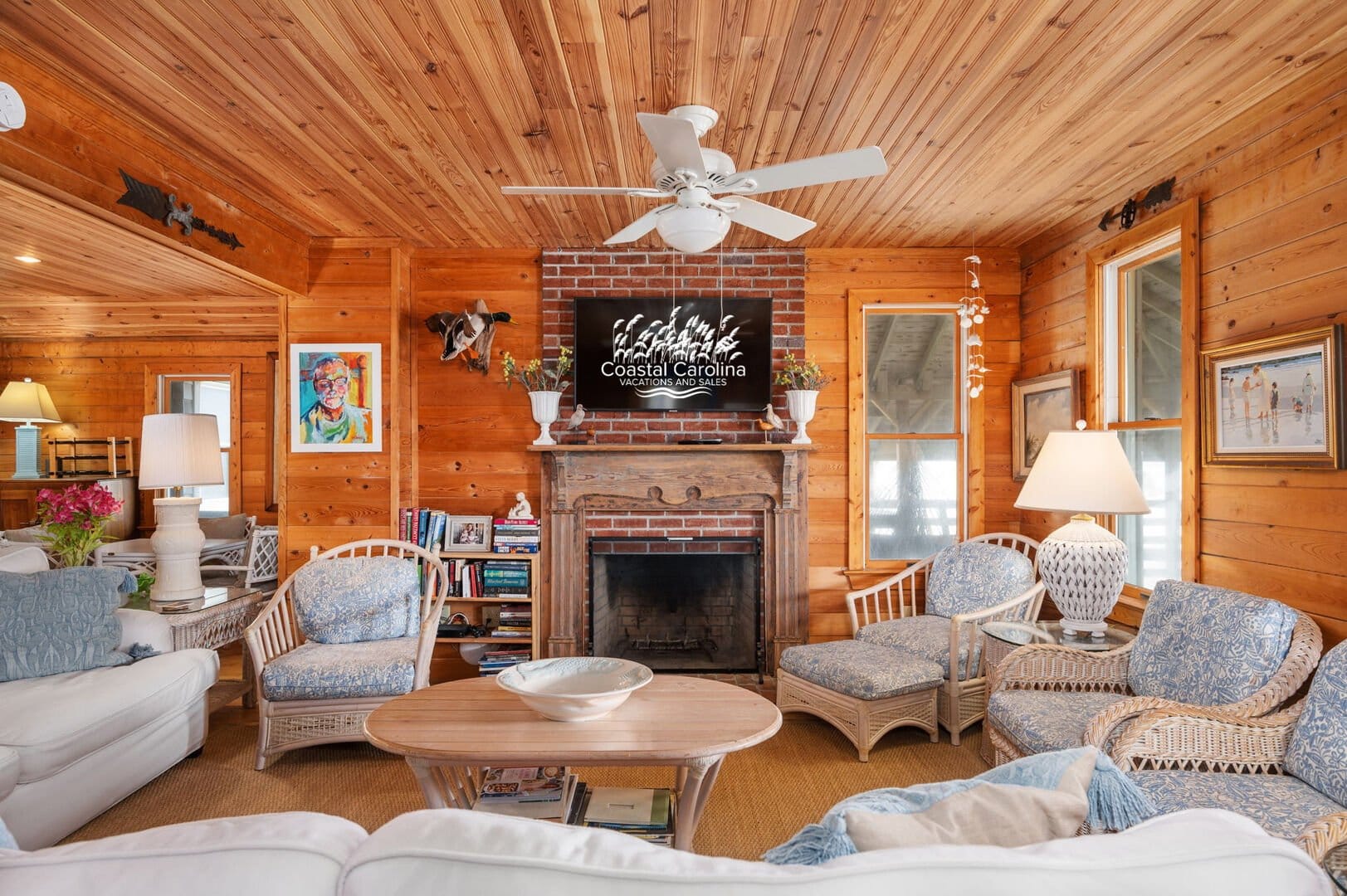 Cozy coastal-themed living room.