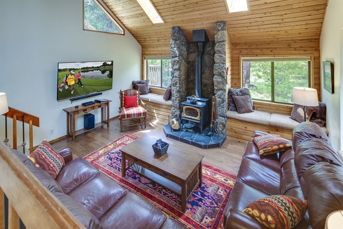 Cozy living room with fireplace.