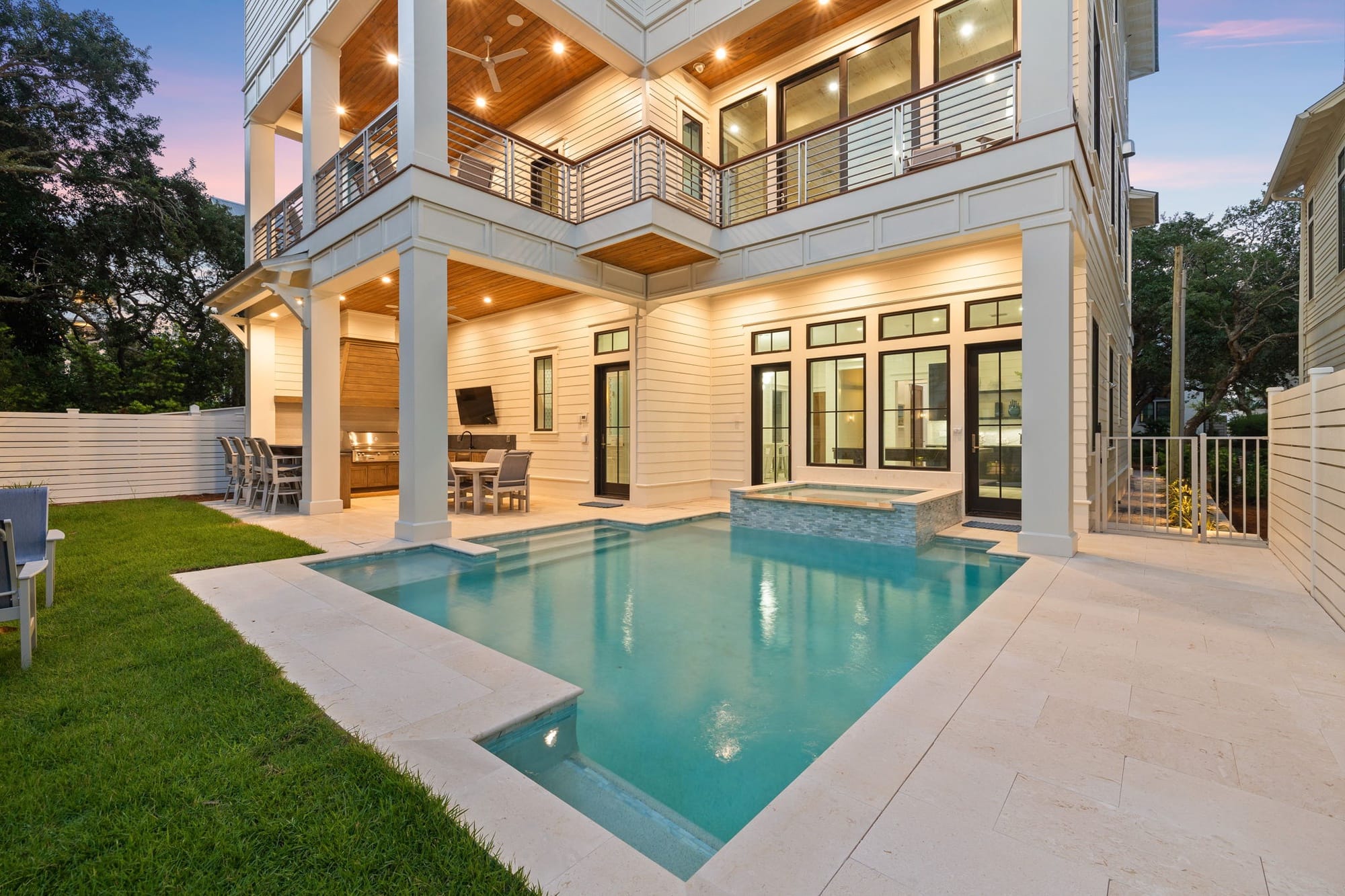 Modern house with patio and pool.