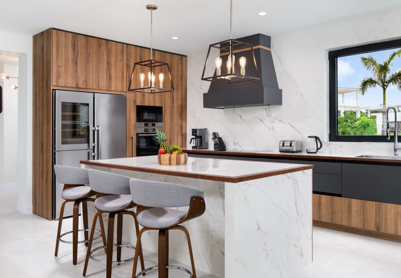 Modern kitchen with island counter.