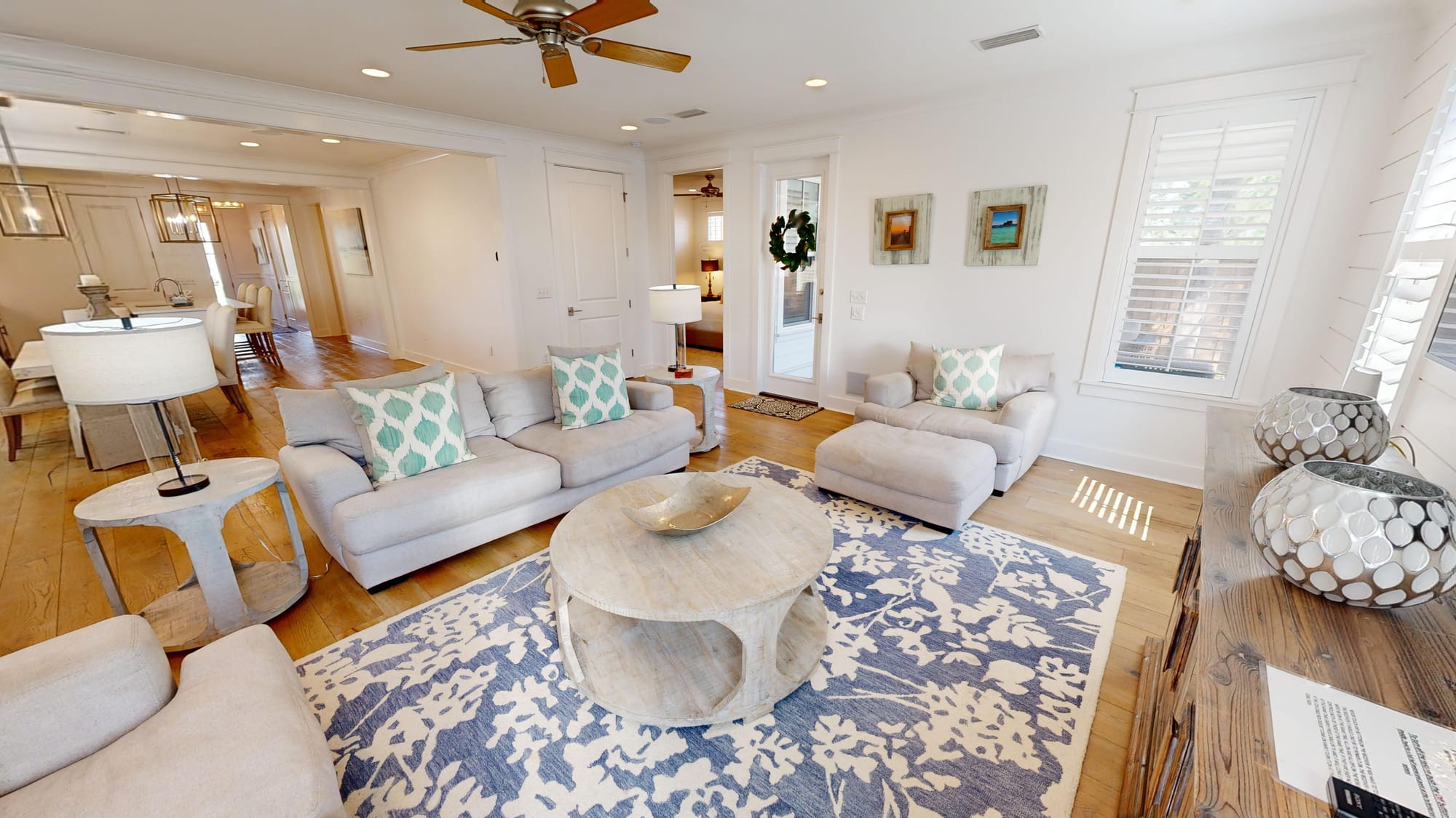 Bright living room with contemporary furnishings.