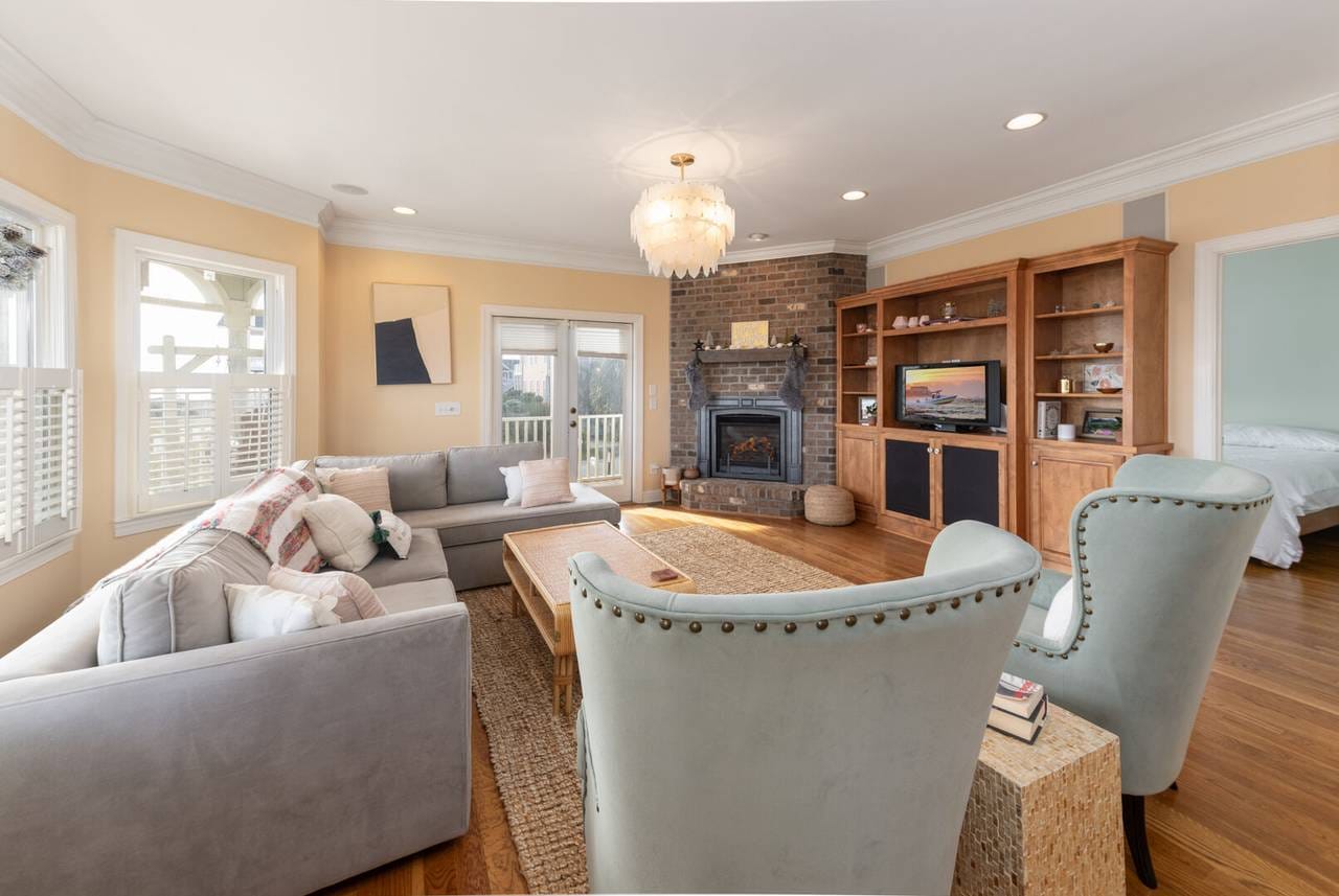 Cozy living room with fireplace.