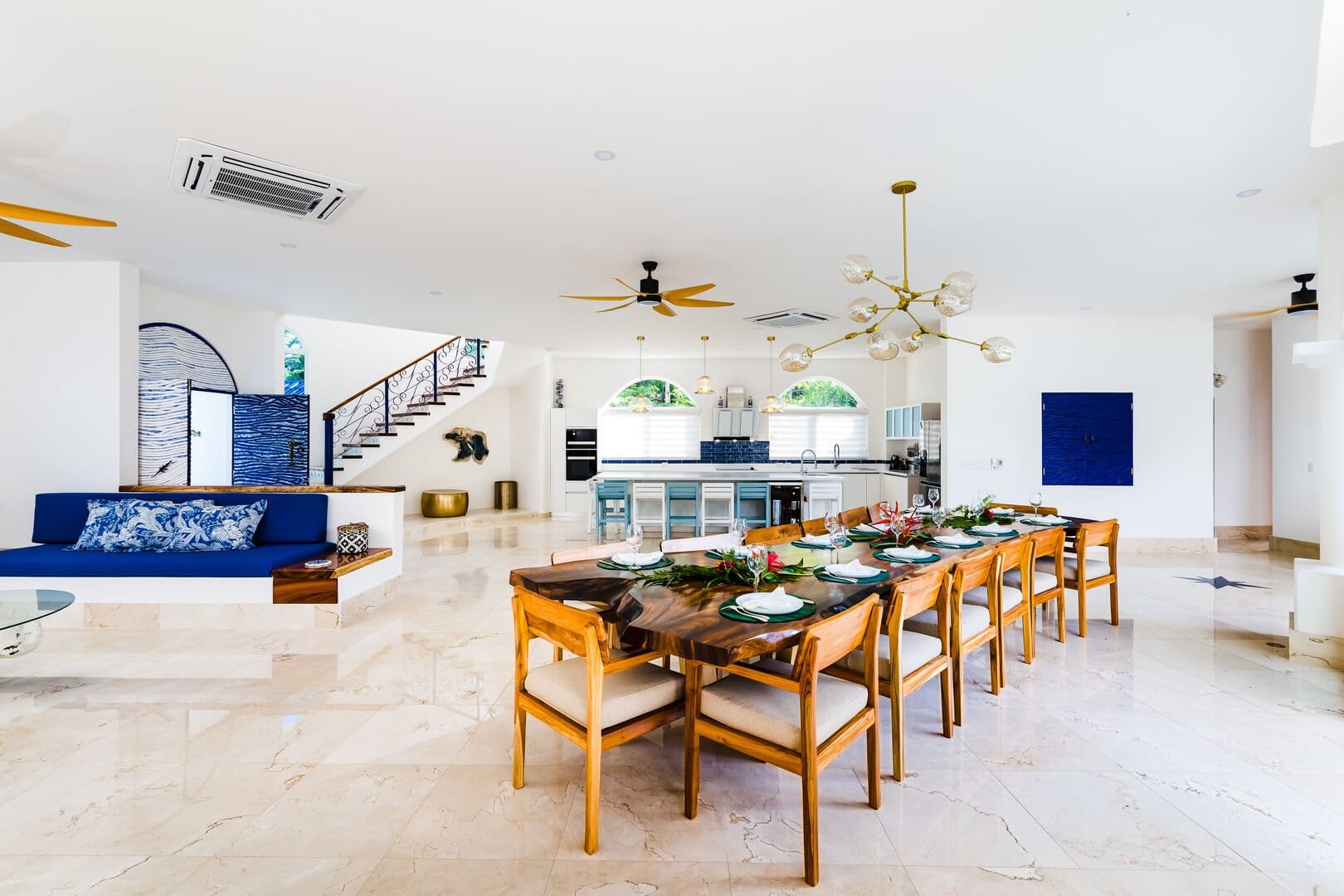 Modern open-concept dining and kitchen.