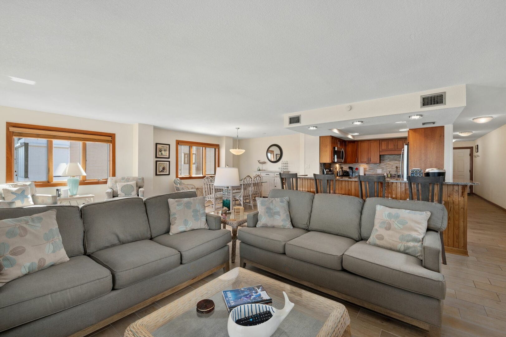 Cozy open-plan living room kitchen.