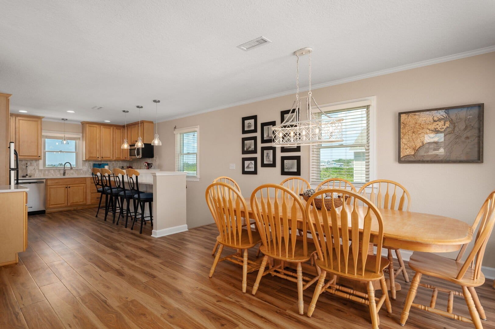 Cozy kitchen and dining area.