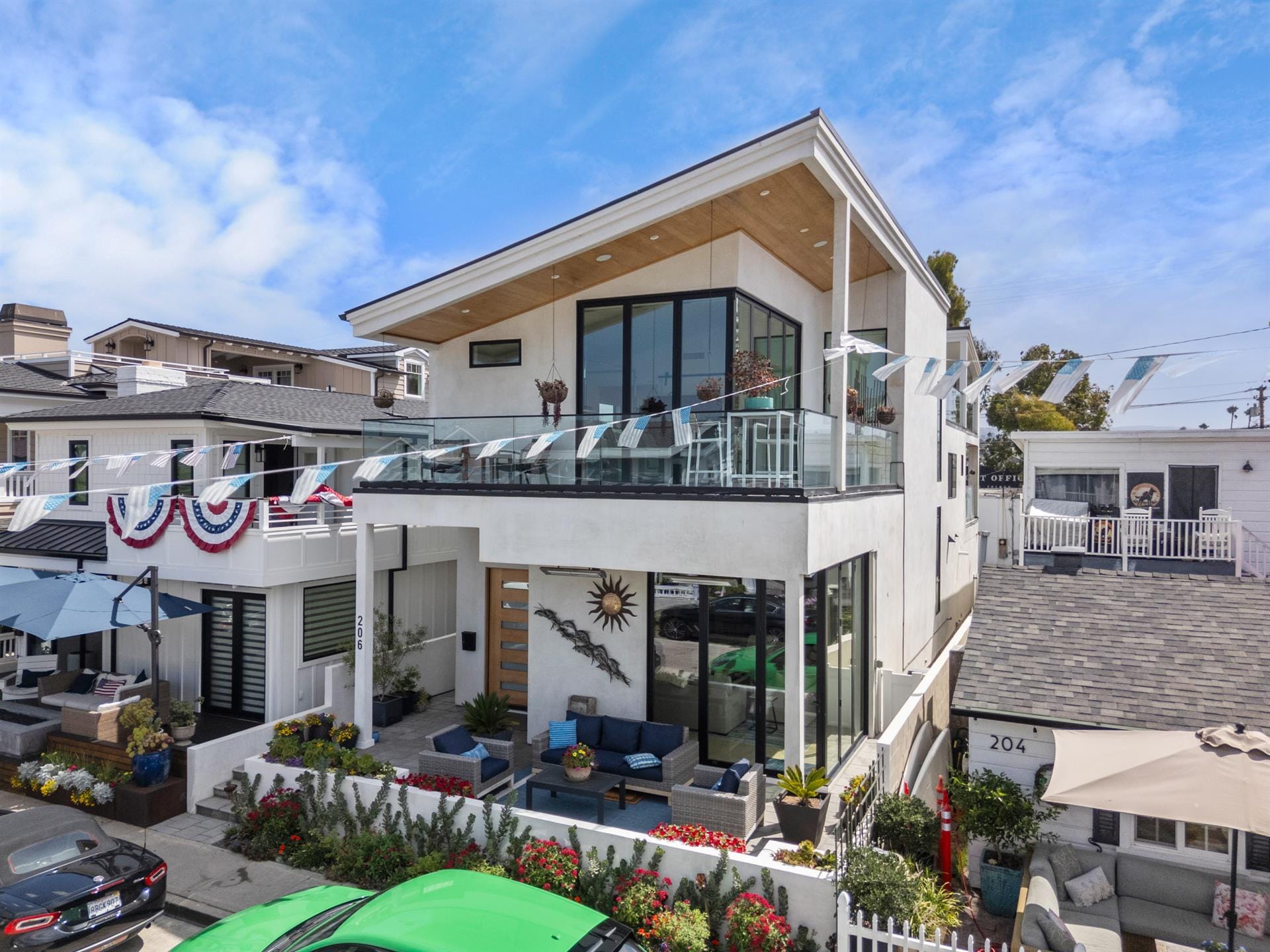 206 Onyx in Newport Beach