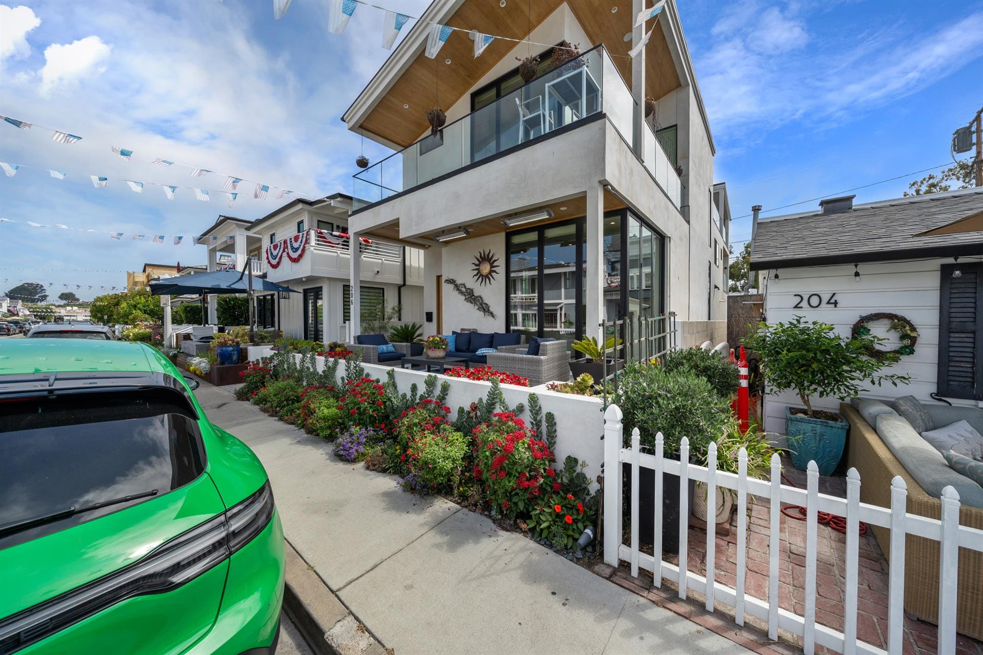 206 Onyx in Newport Beach