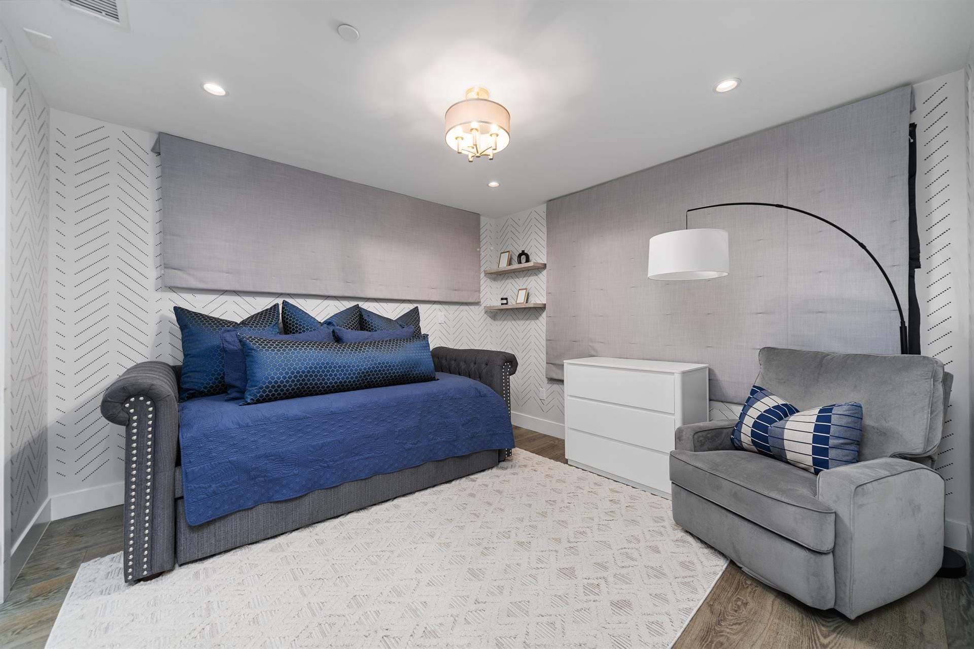2037 East Ocean Blvd