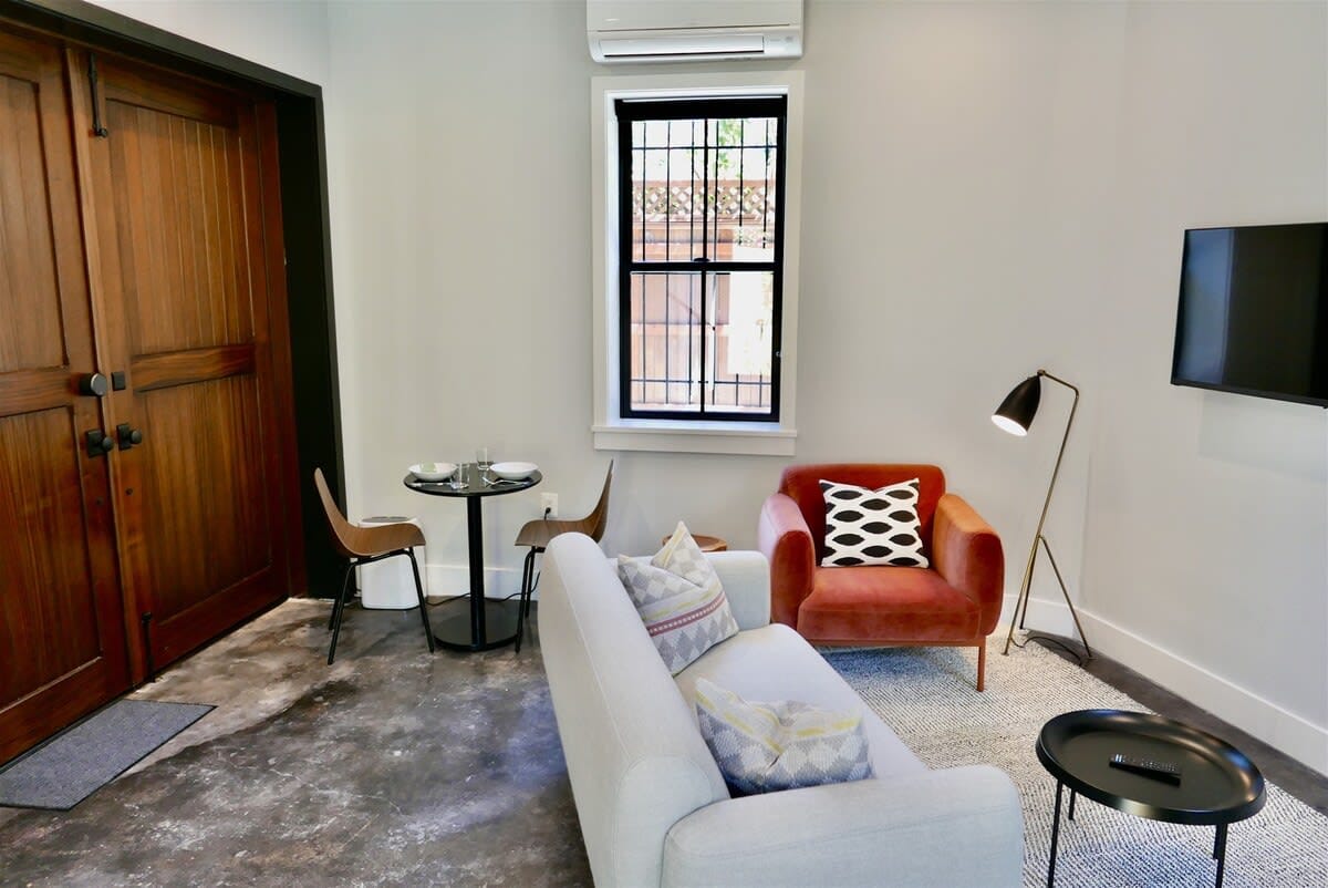 The Chic Carriage House in Washington Dc