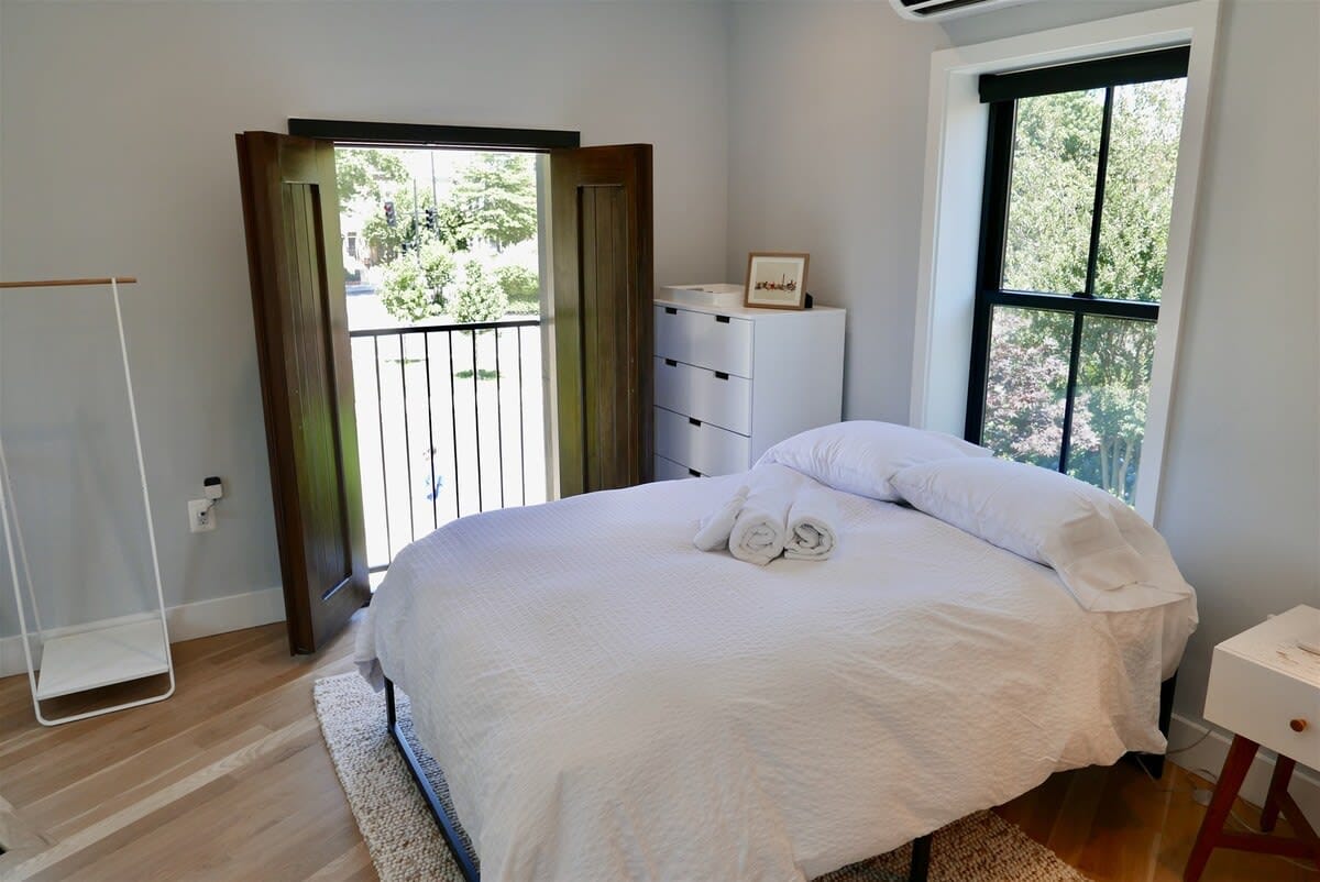 The Chic Carriage House