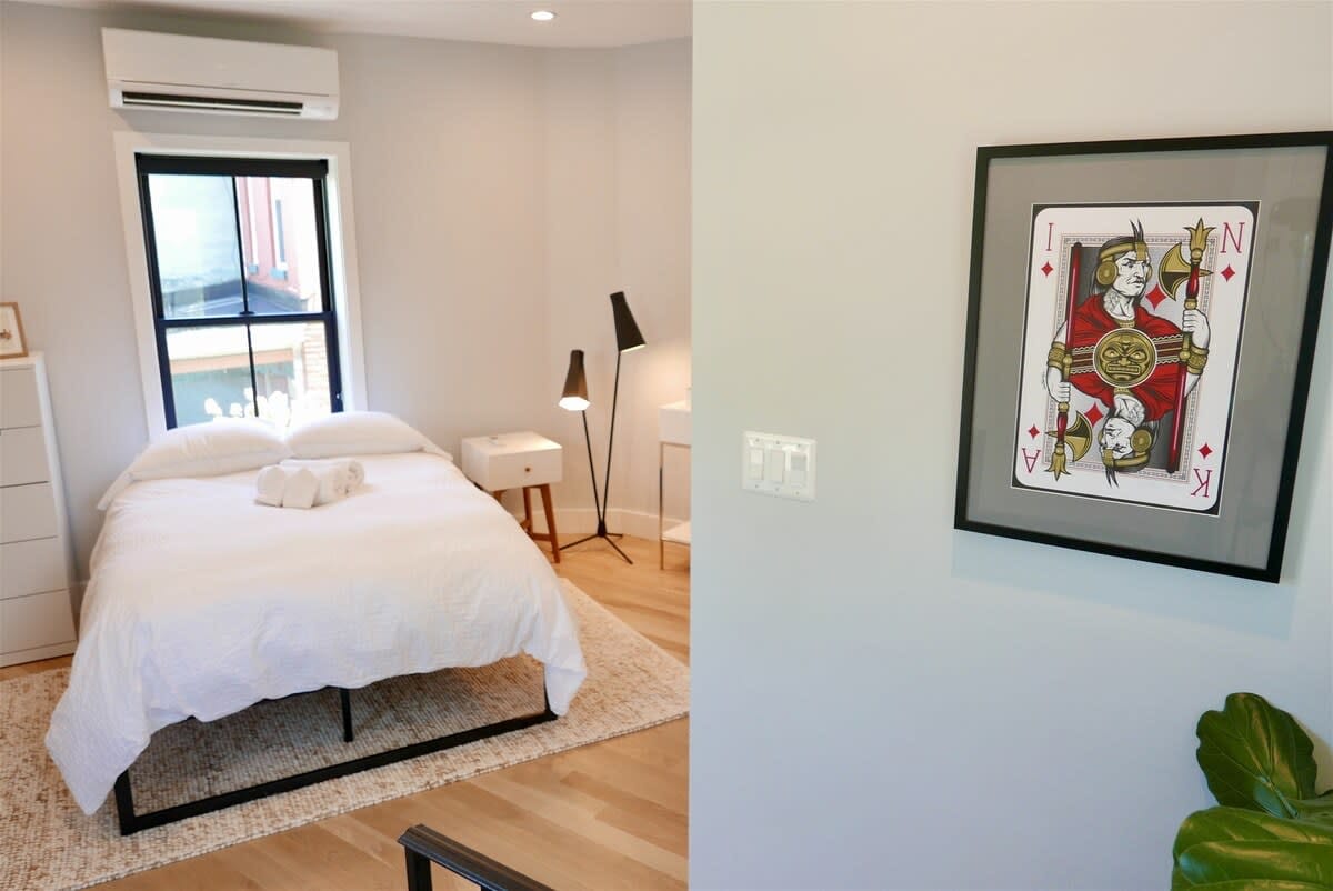 The Chic Carriage House