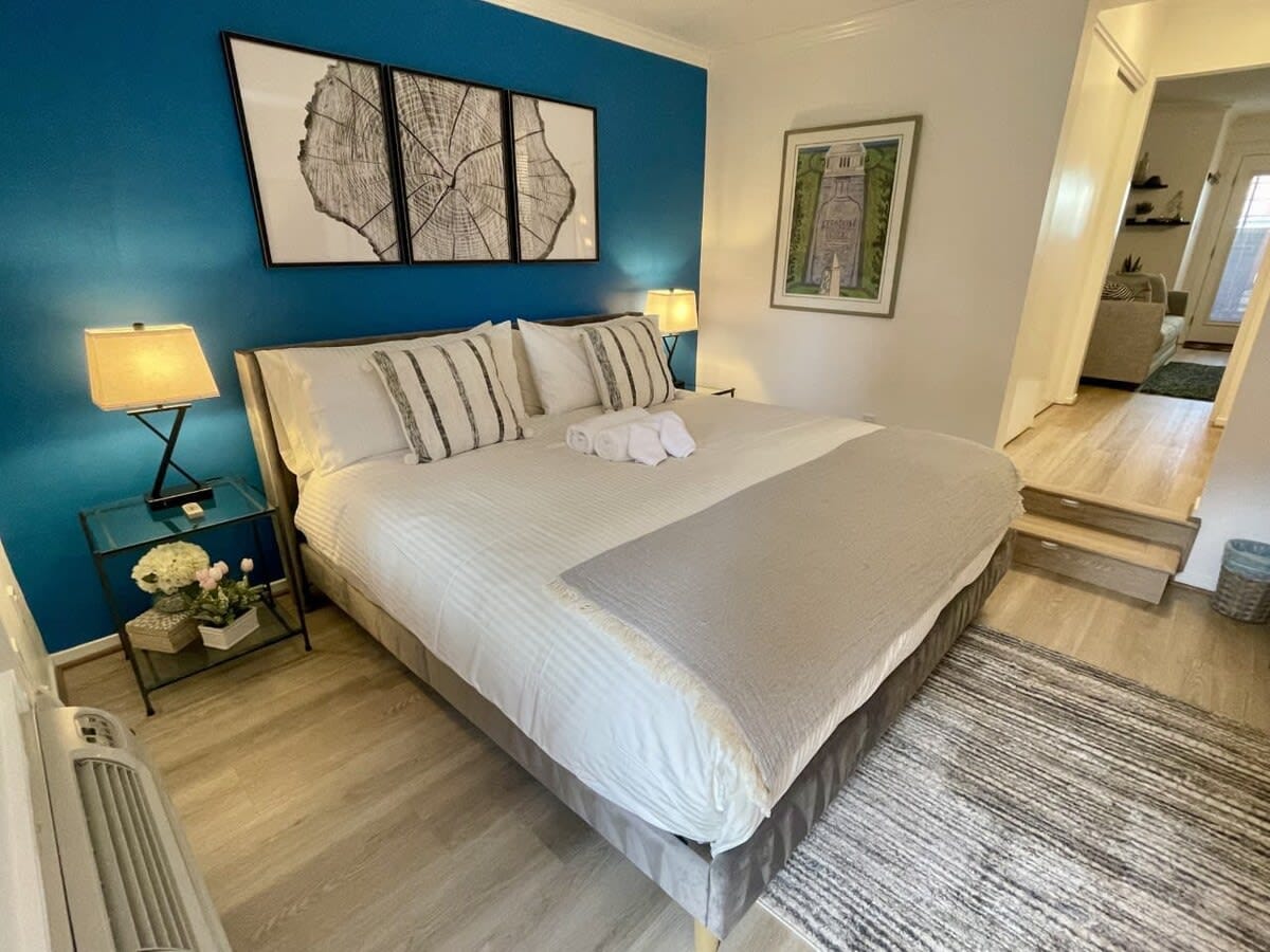 The Chic Carriage House