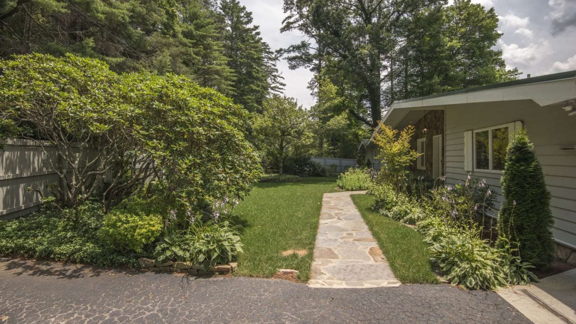 Sequoyah Lakeside Lodge in Highlands