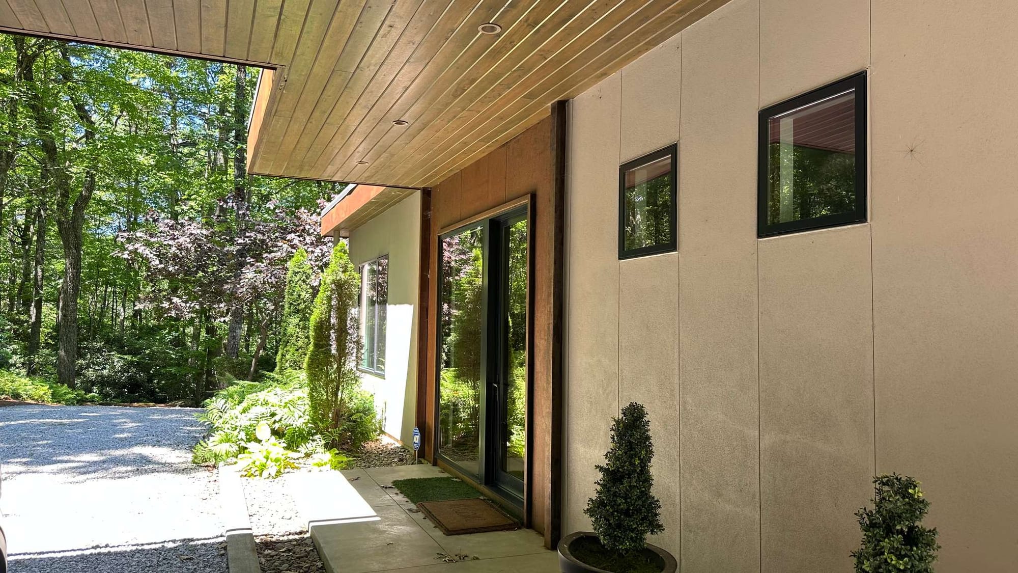 Whispering Pines in Highlands