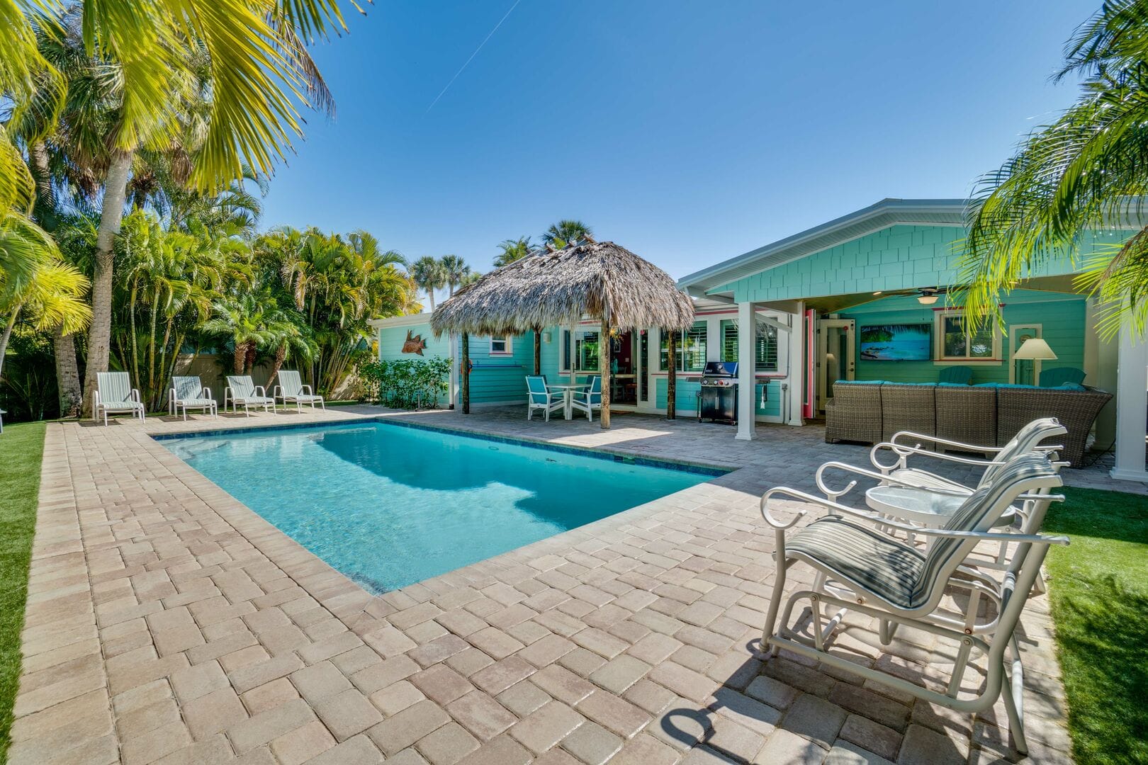 Carefree Cottage in Anna Maria Island And Sarasota
