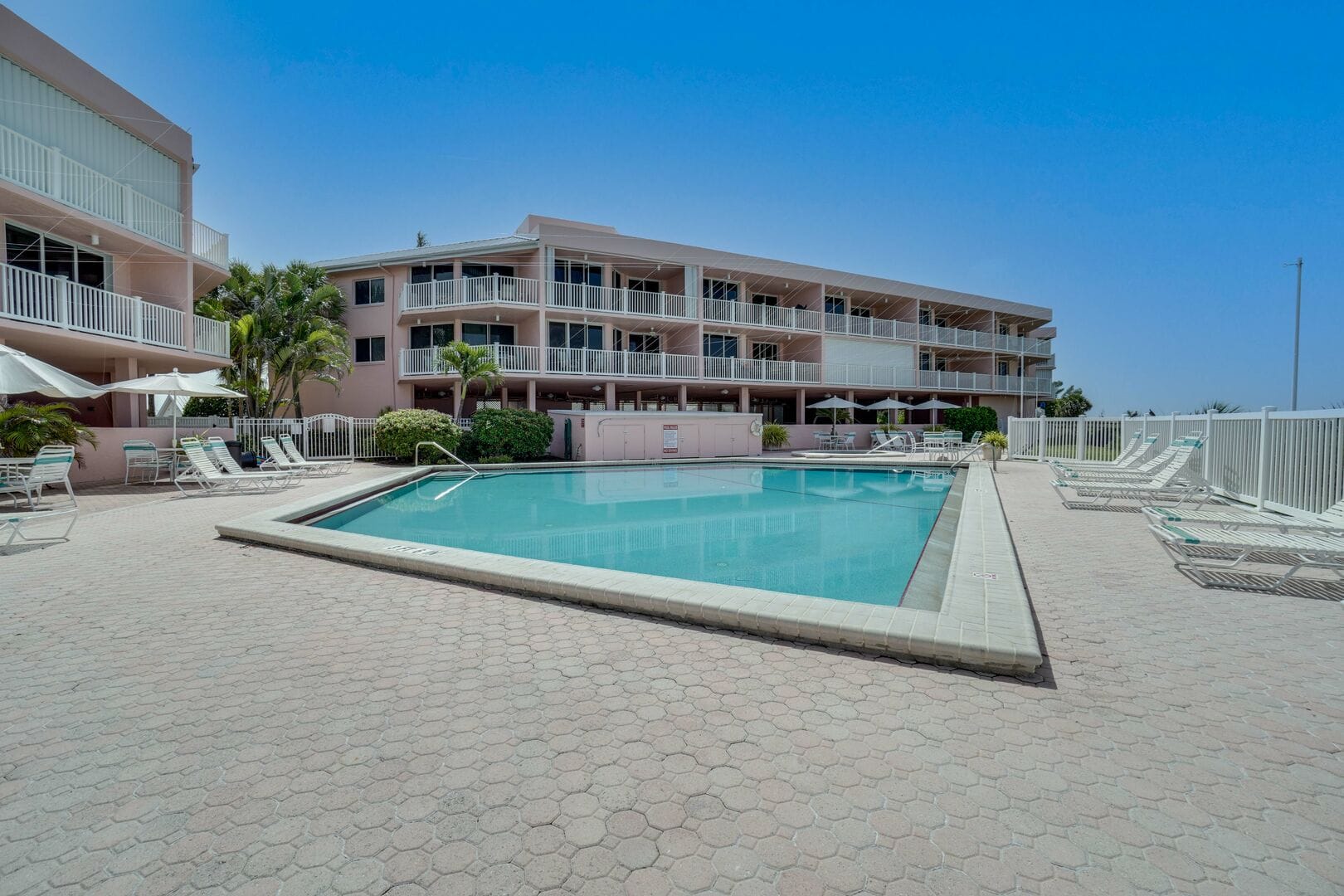 Aqua Blu at Anna Maria Island Club 27