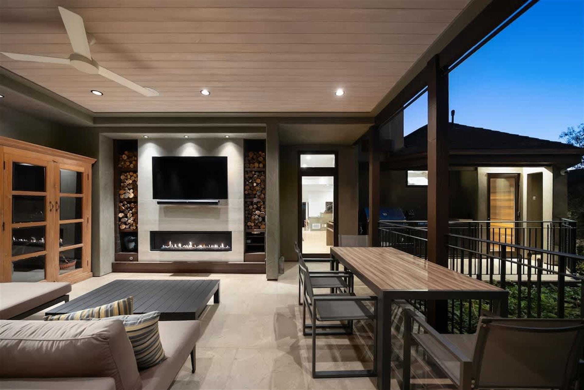 2204 Waterfront