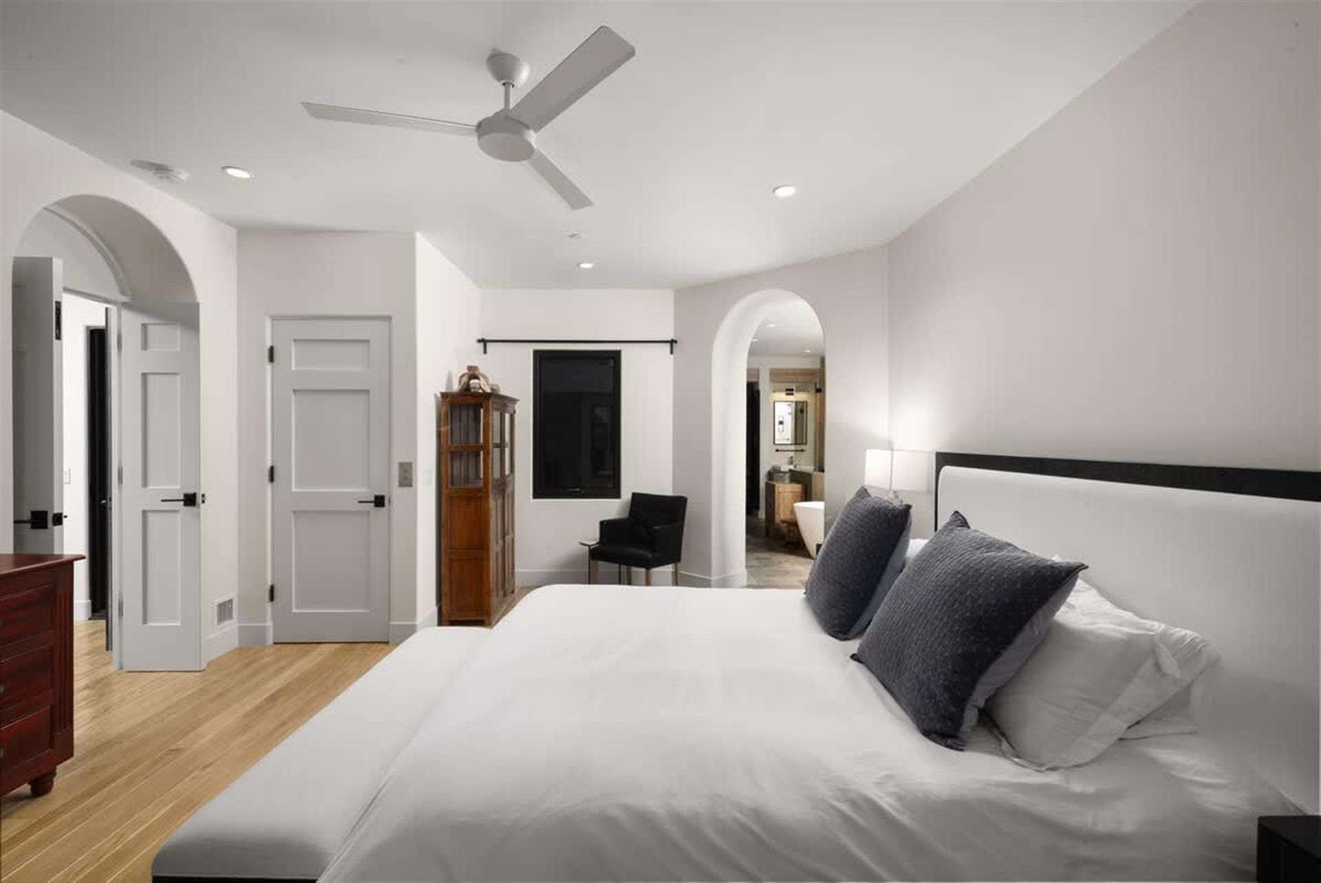 2204 Waterfront