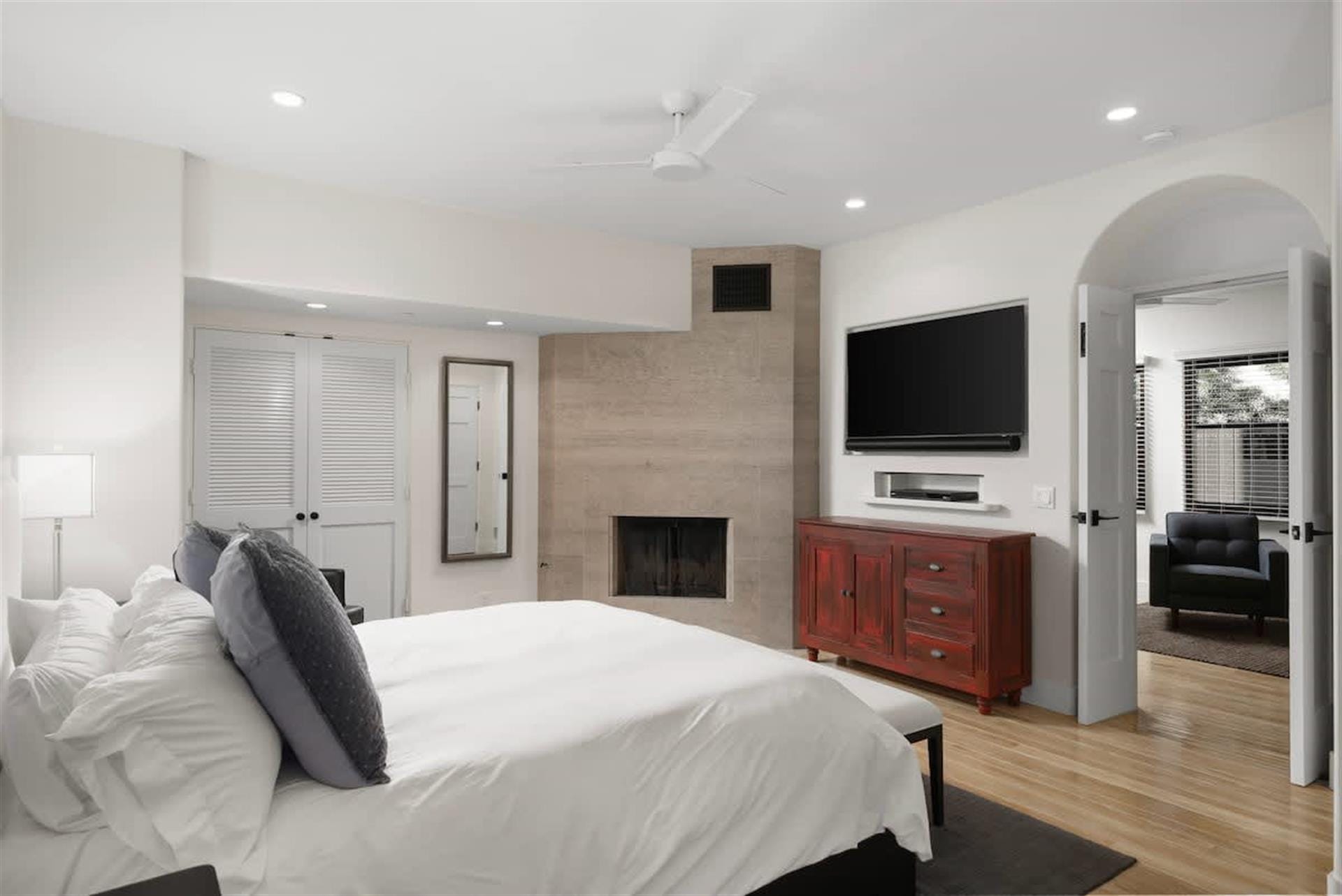 2204 Waterfront