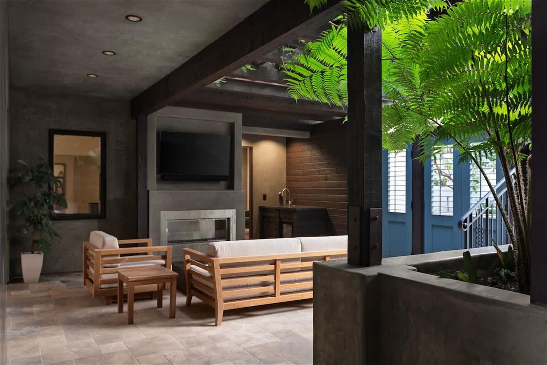 2204 Waterfront