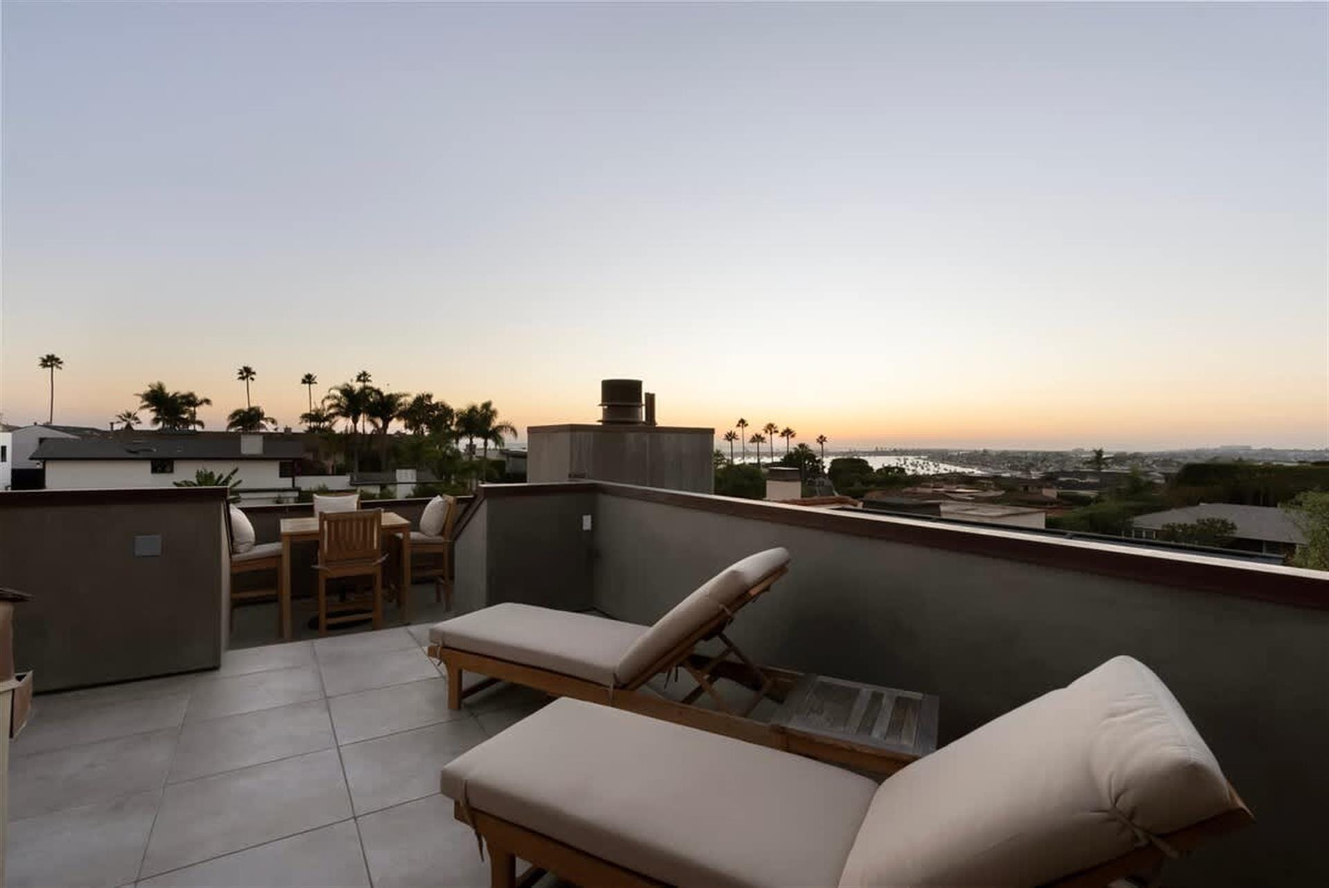 2204 Waterfront