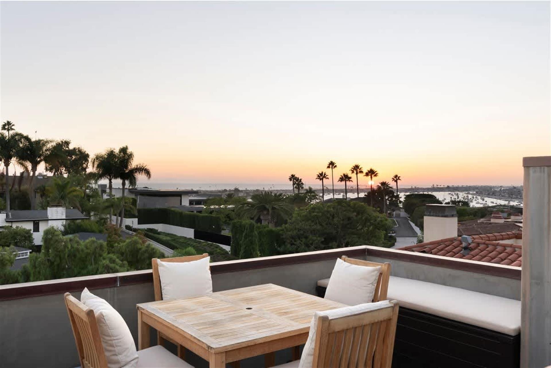 2204 Waterfront