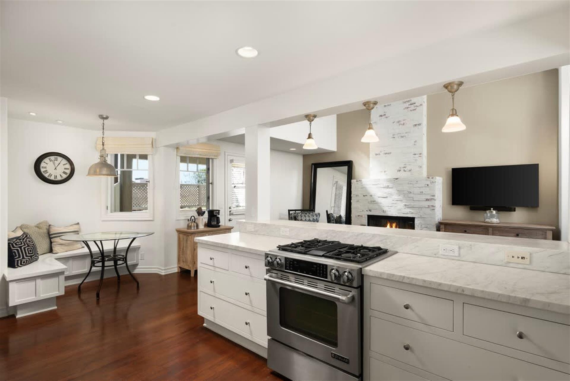 2204 Waterfront