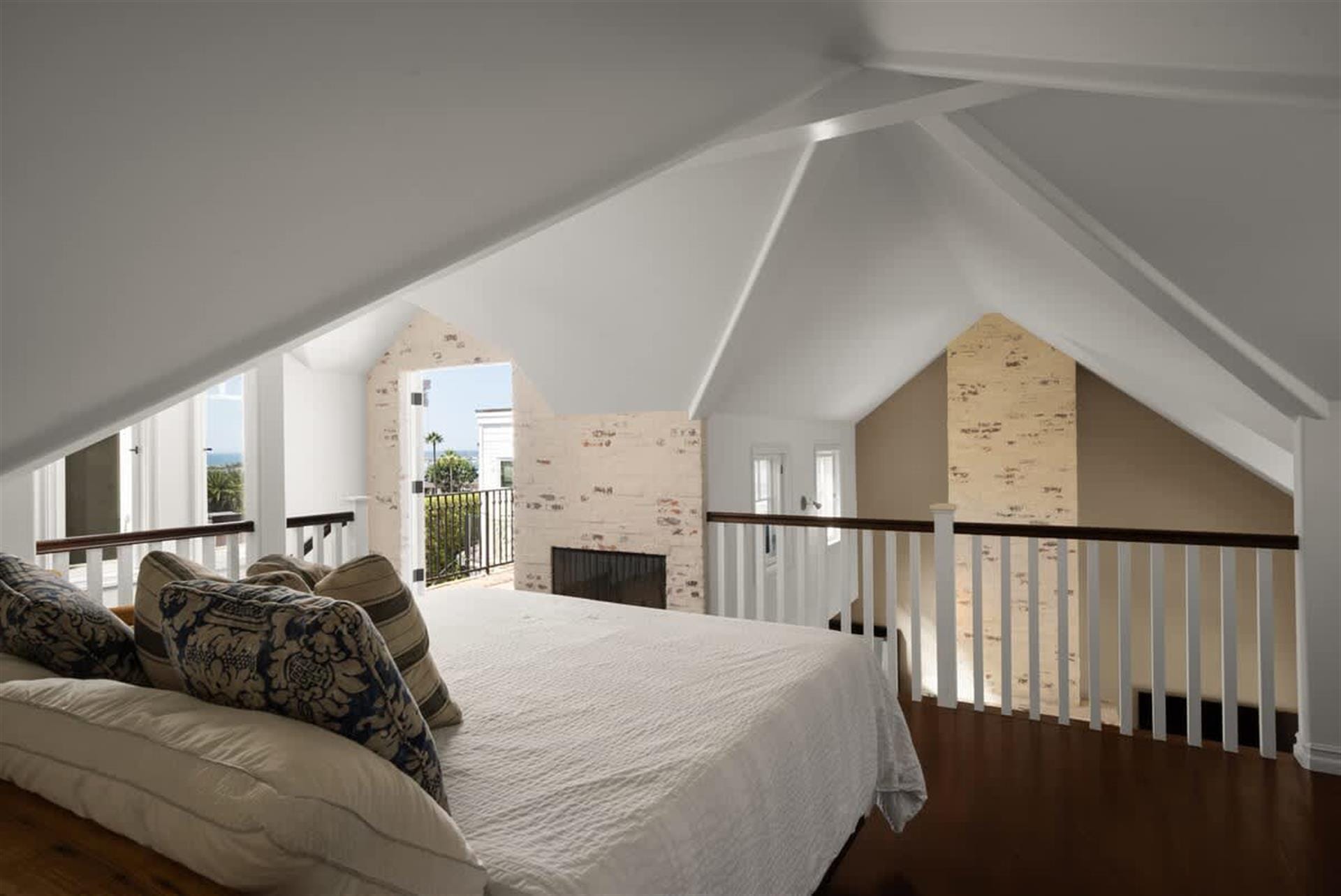 2204 Waterfront