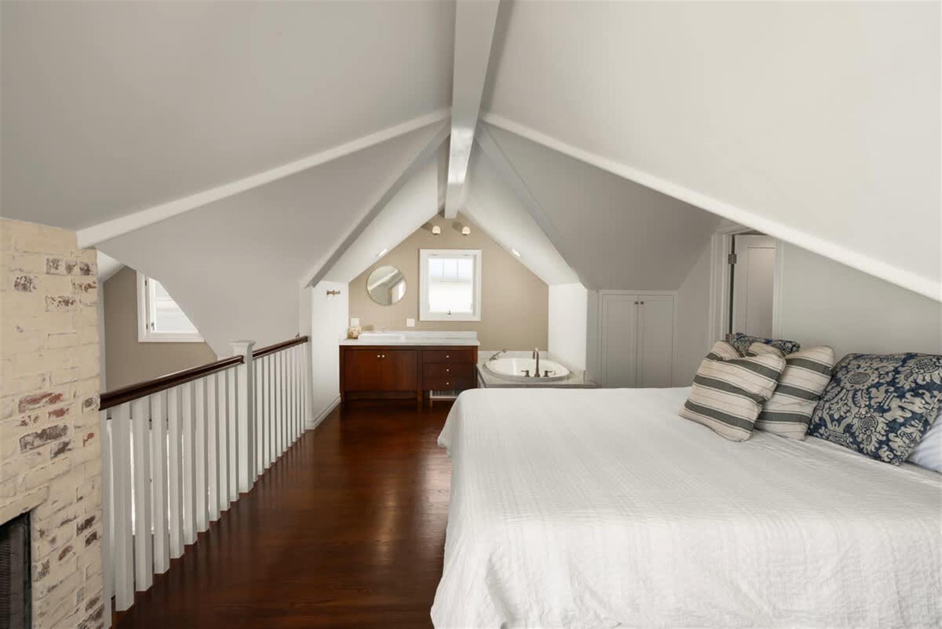 2204 Waterfront