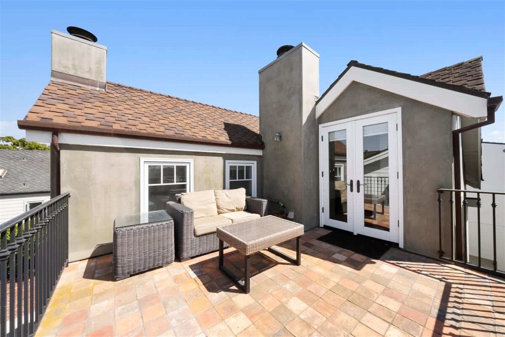 2204 Waterfront