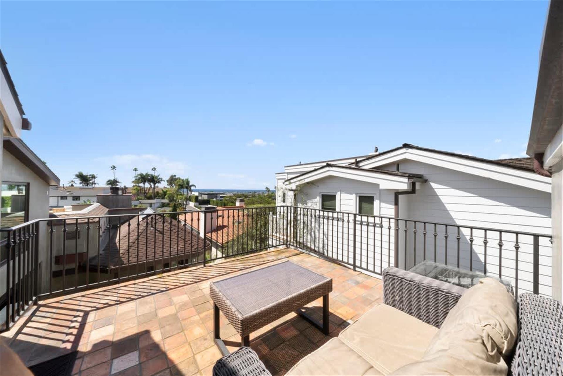2204 Waterfront