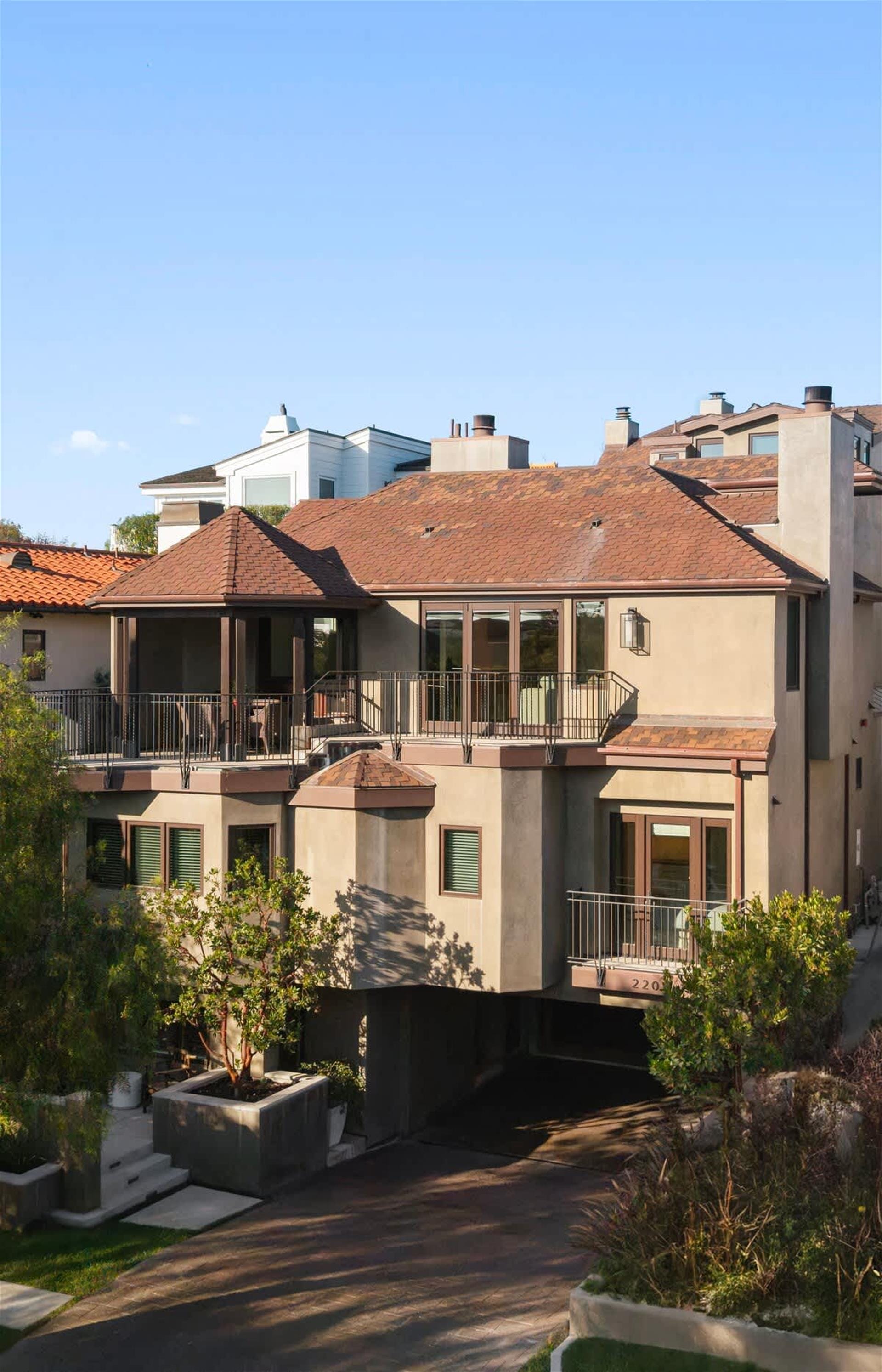 2204 Waterfront