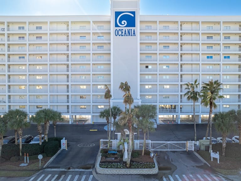 Oceania 805