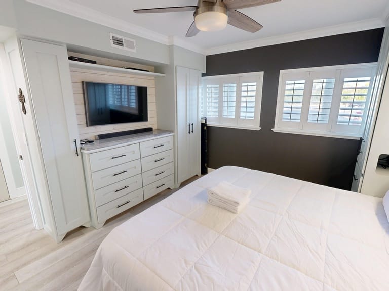 Beach House 104b