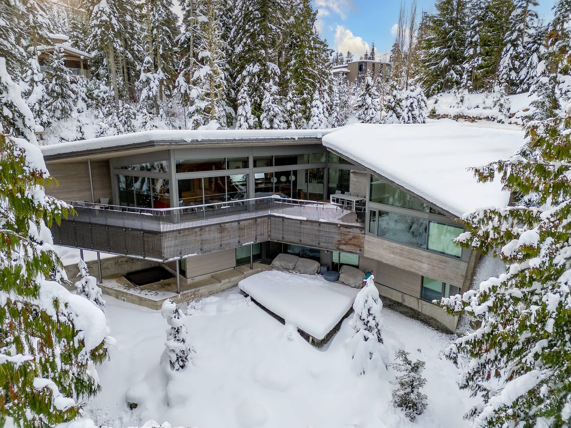 Kadenwood Skyhaus