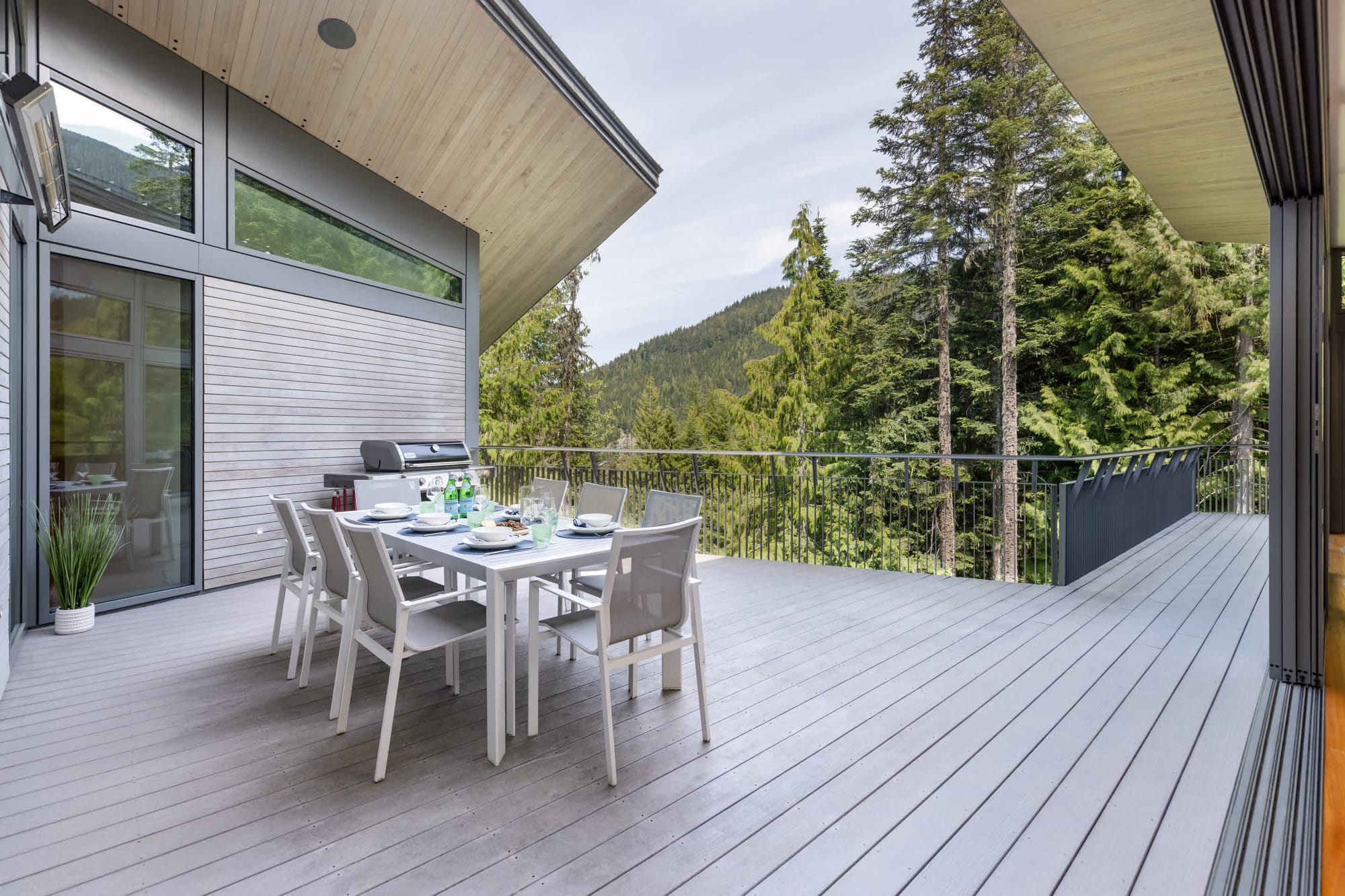 Kadenwood Skyhaus