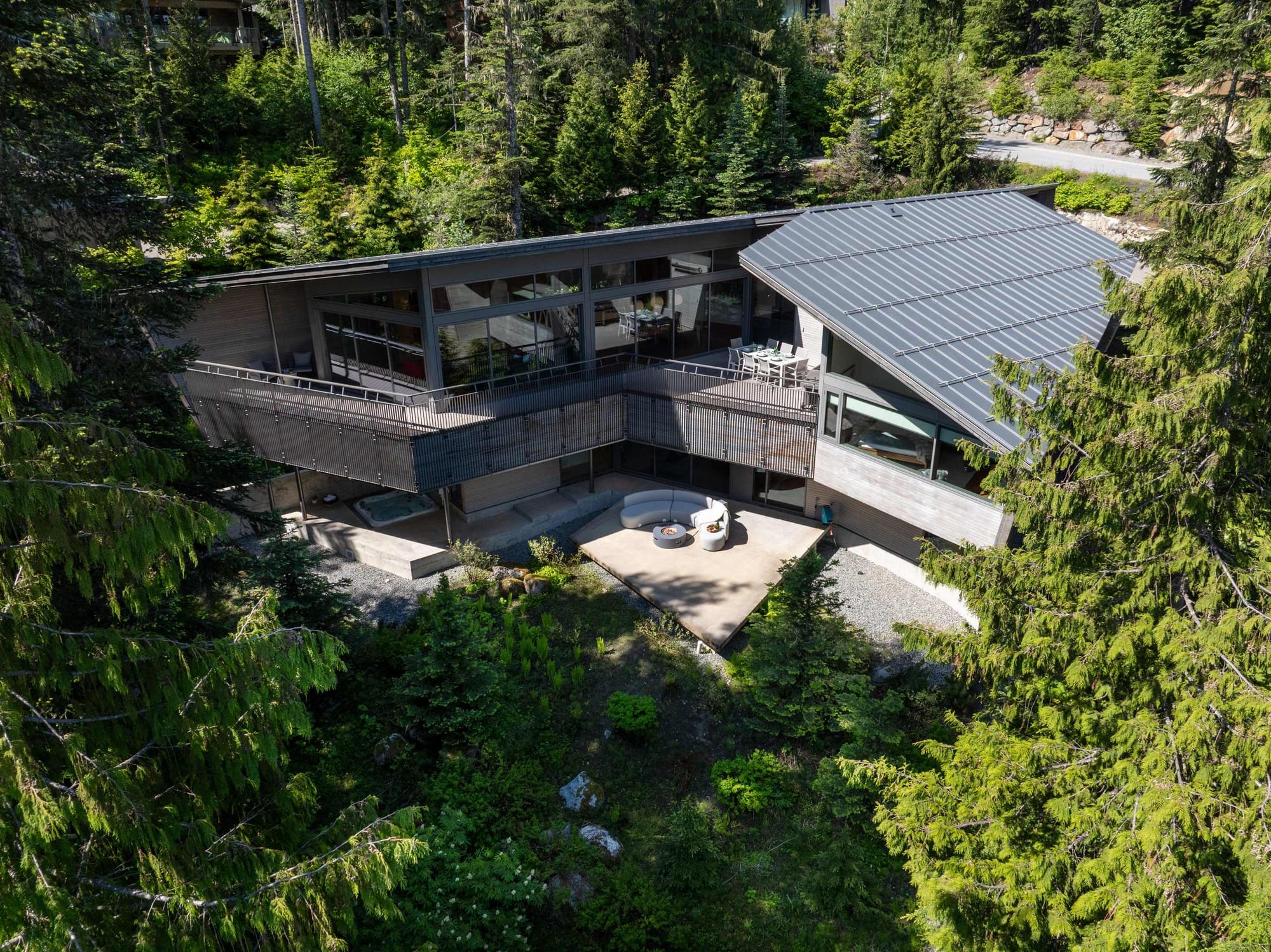 Kadenwood Skyhaus